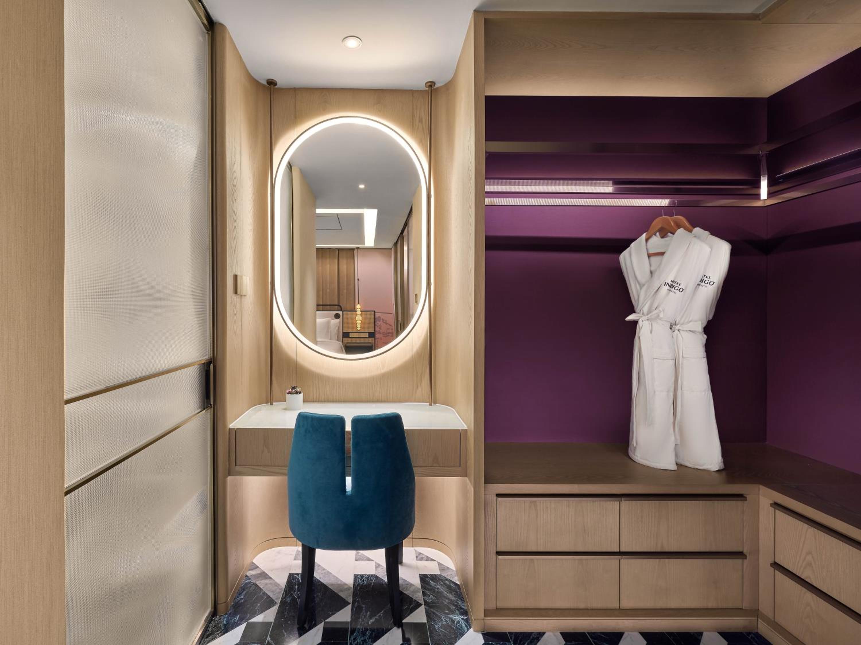 One-Bedroom Suite - Photo 5