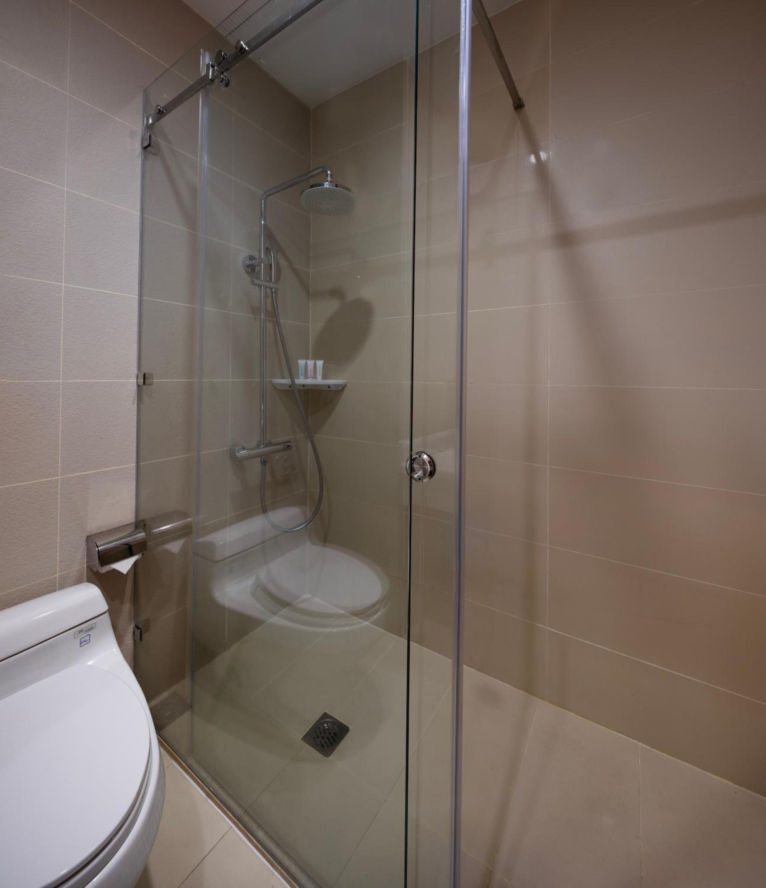 Premium Deluxe Twin Room with Window + Free Mini-bar photo 2