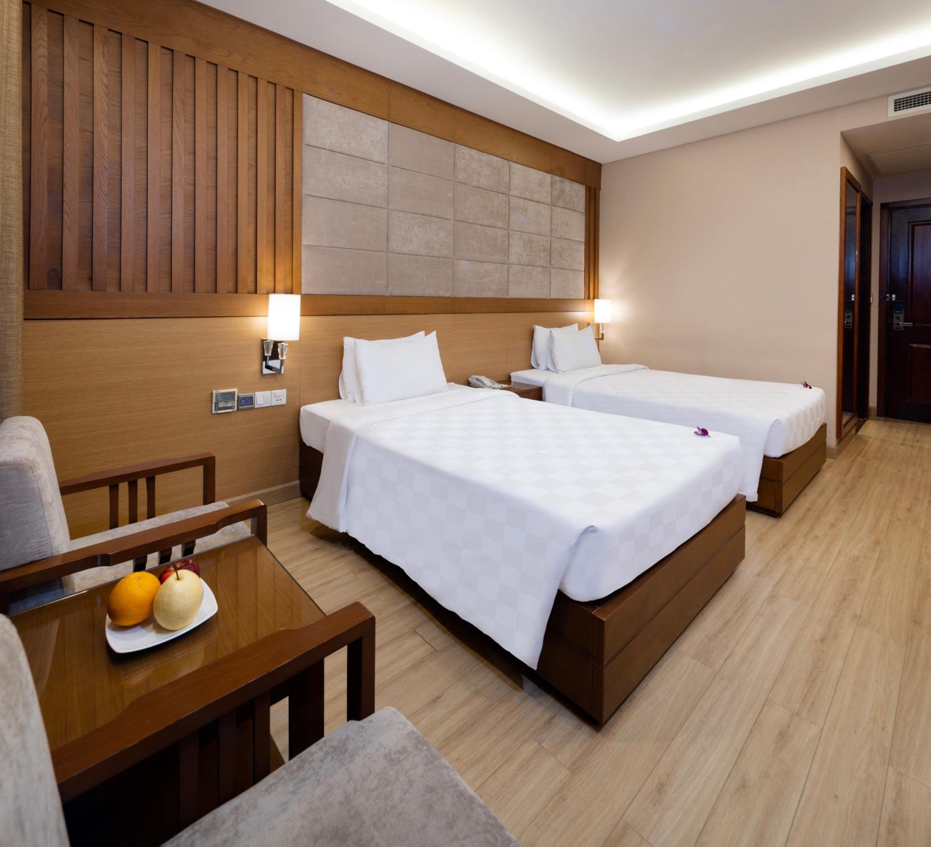 Premium Deluxe Twin Room with Window + Free Mini-bar photo 3