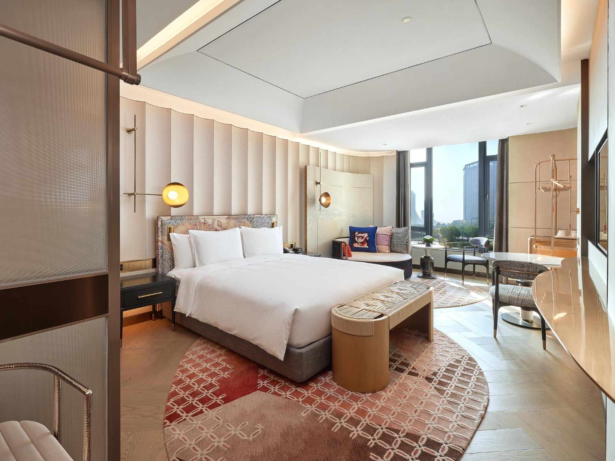 Premium King Room - Photo 1
