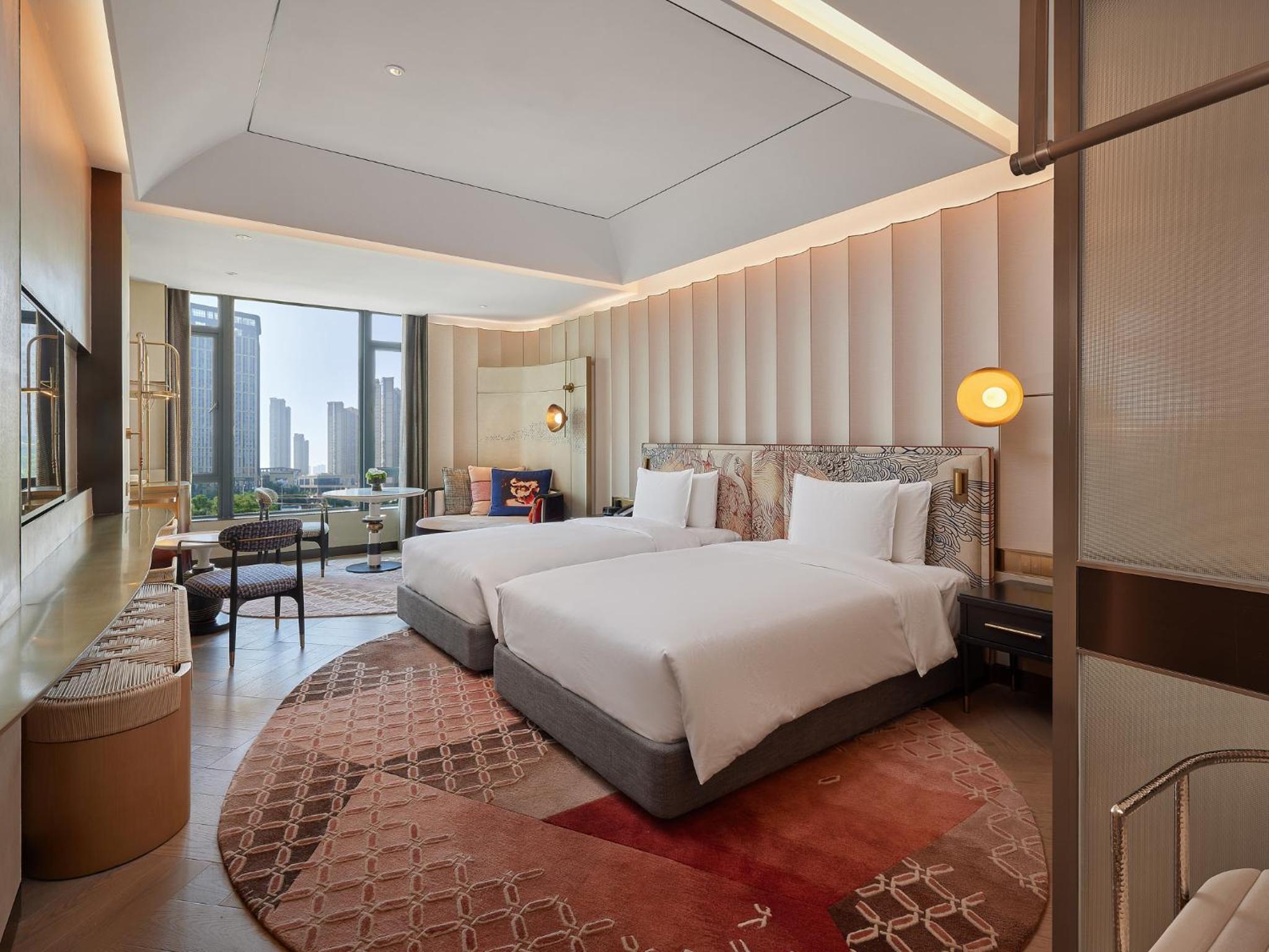 Premium Double Room with Two Double Beds - Photo 4