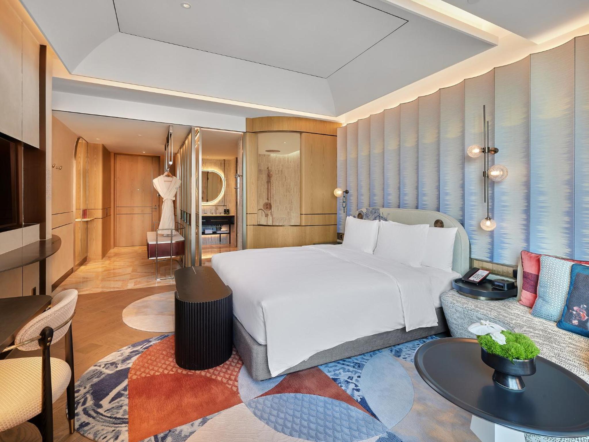 Standard King Room - Photo 2