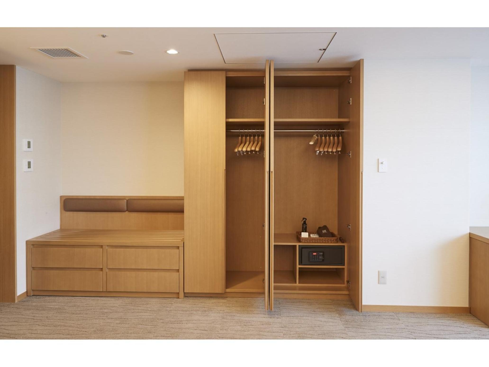 Junior Suite - Non-Smoking
