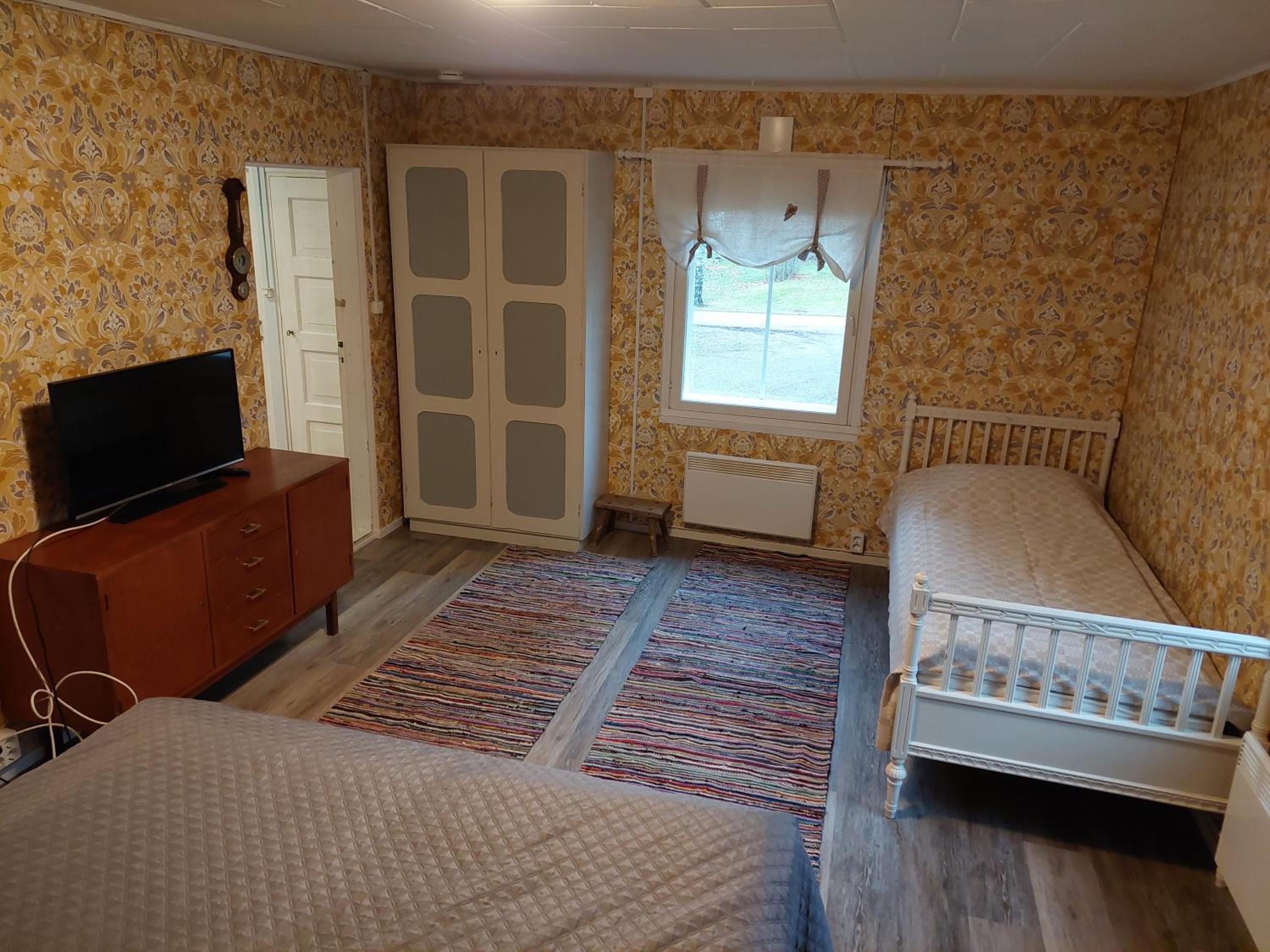 Two-Bedroom Cottage (6 Adults) photo 2