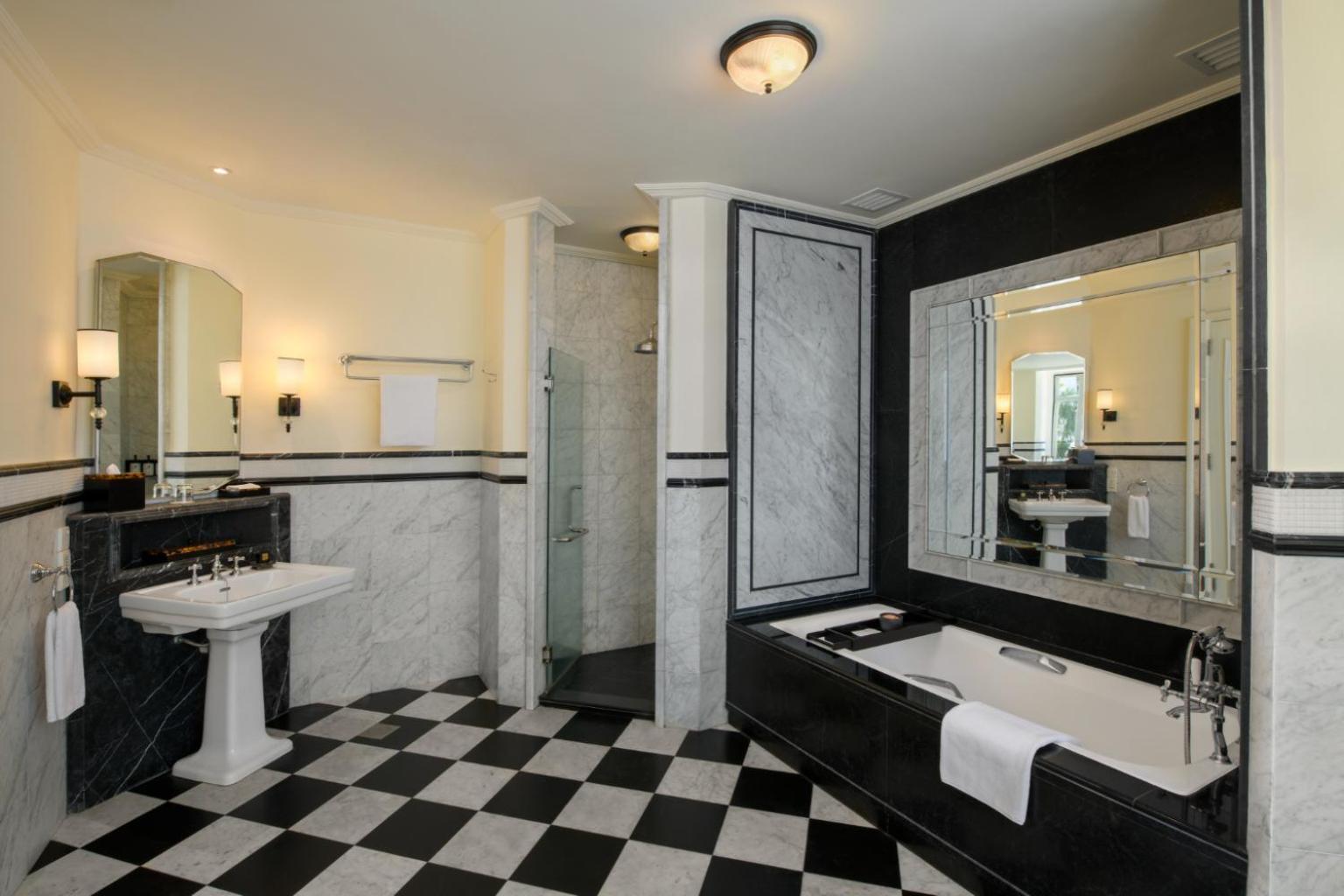 Georgetown Suite - Heritage Wing - Photo 1