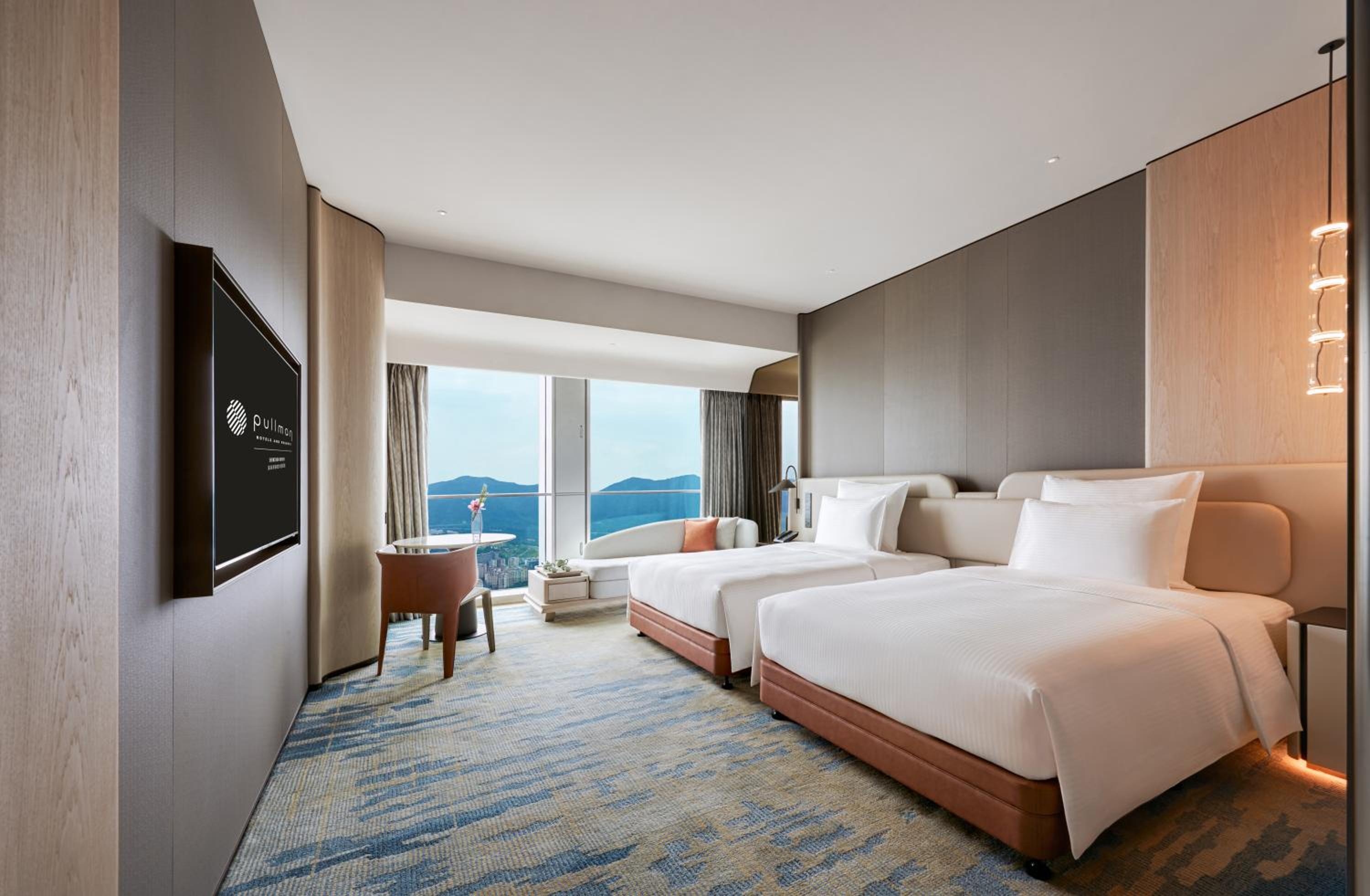 Premium Deluxe Double Room with Two Double Beds - Skyline View - Photo 4
