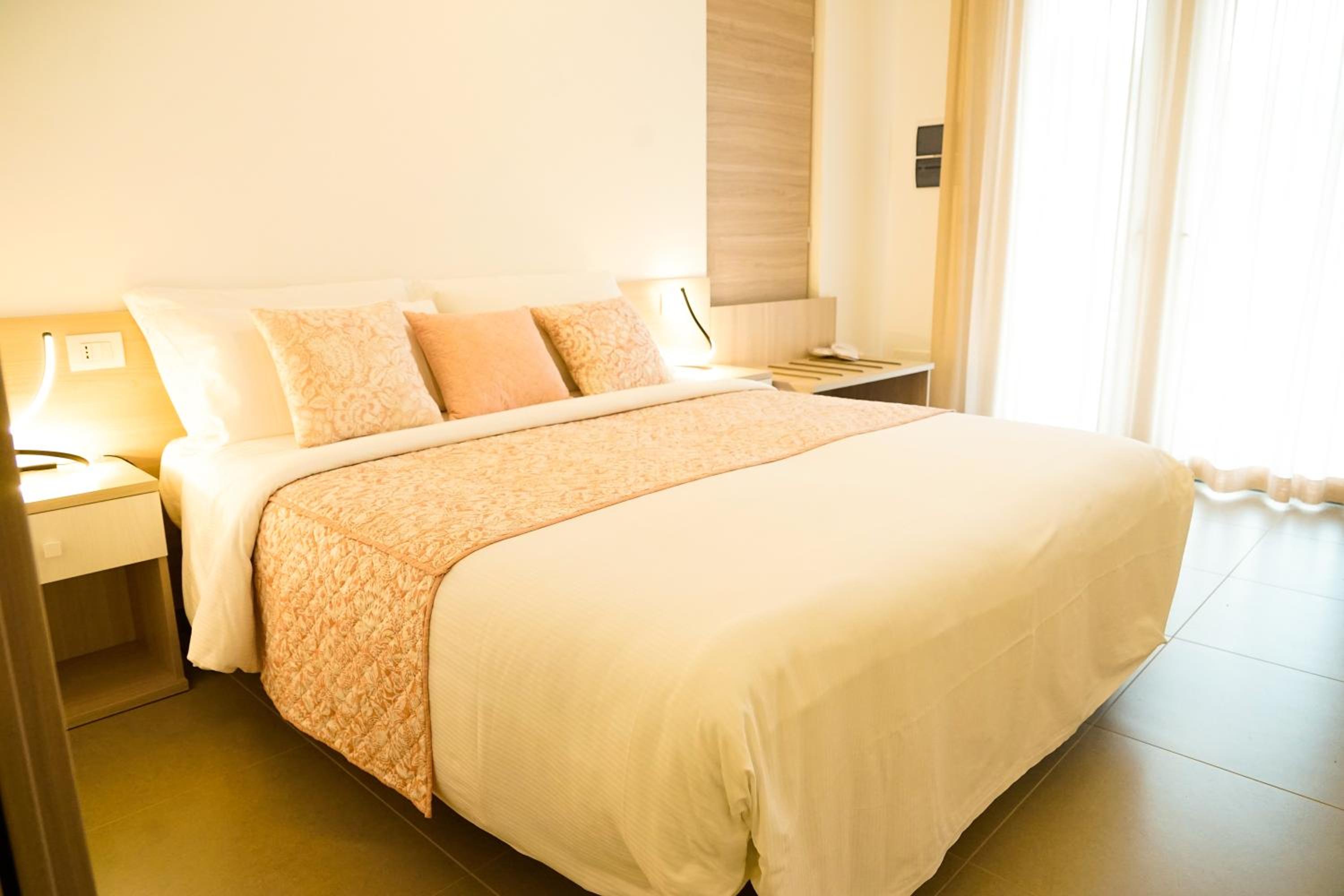 Deluxe Double or Twin Room - Photo 1