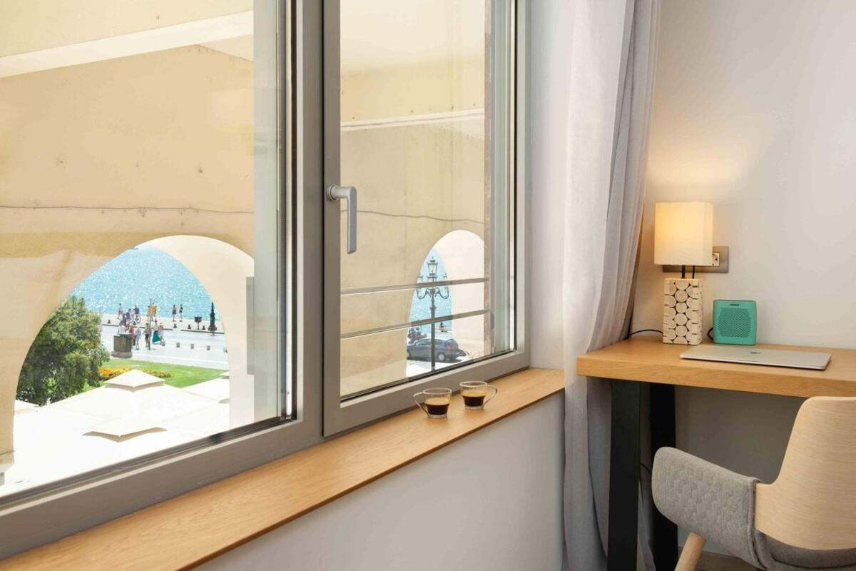 One-Bedroom Apartment with Sea View - Photo 3