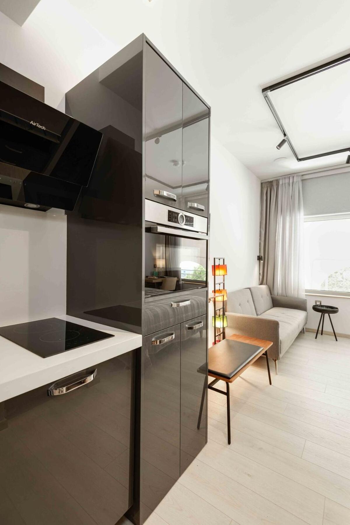 One-Bedroom Apartment with Sea View - Photo 10