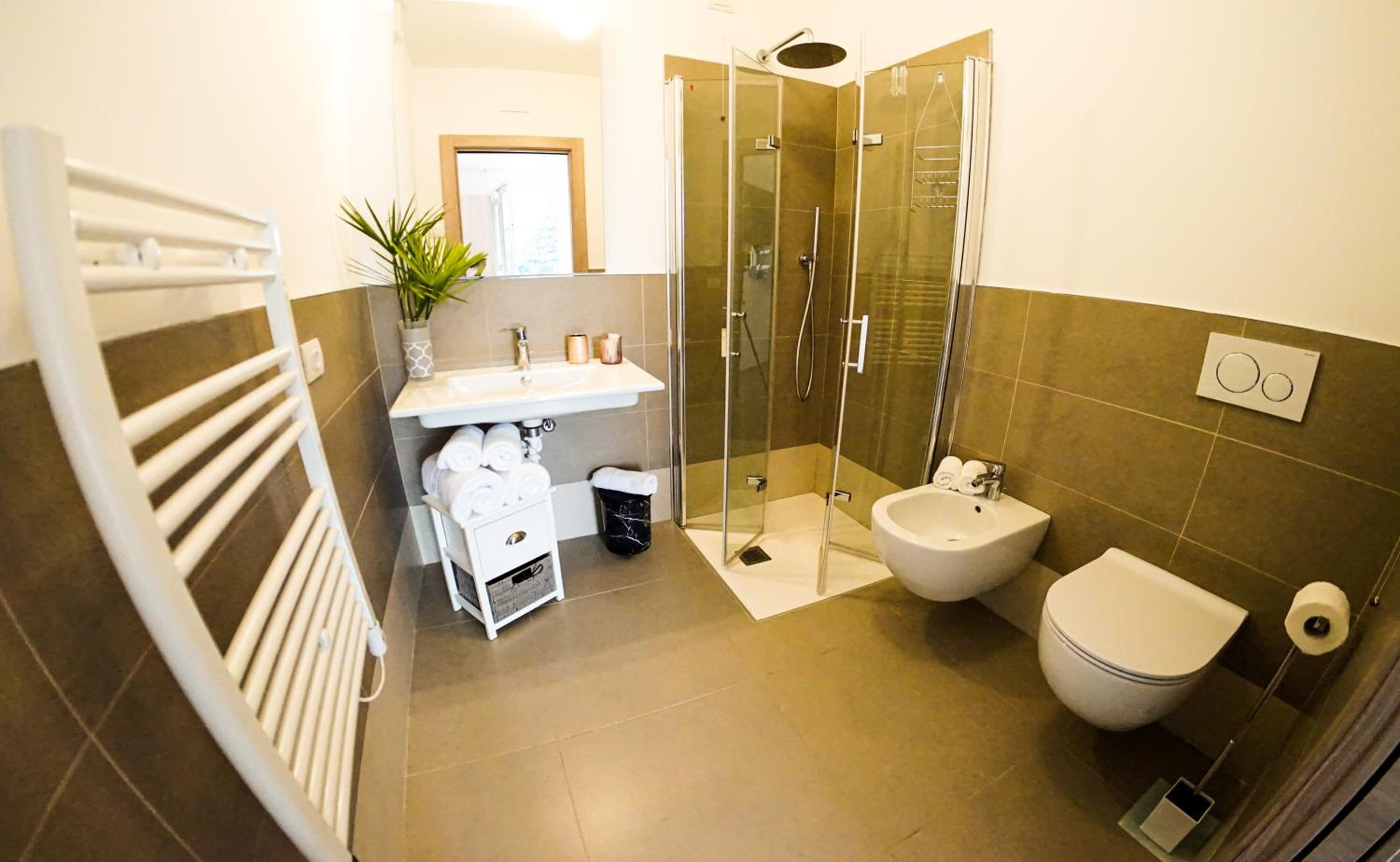 Deluxe Double or Twin Room - Photo 7