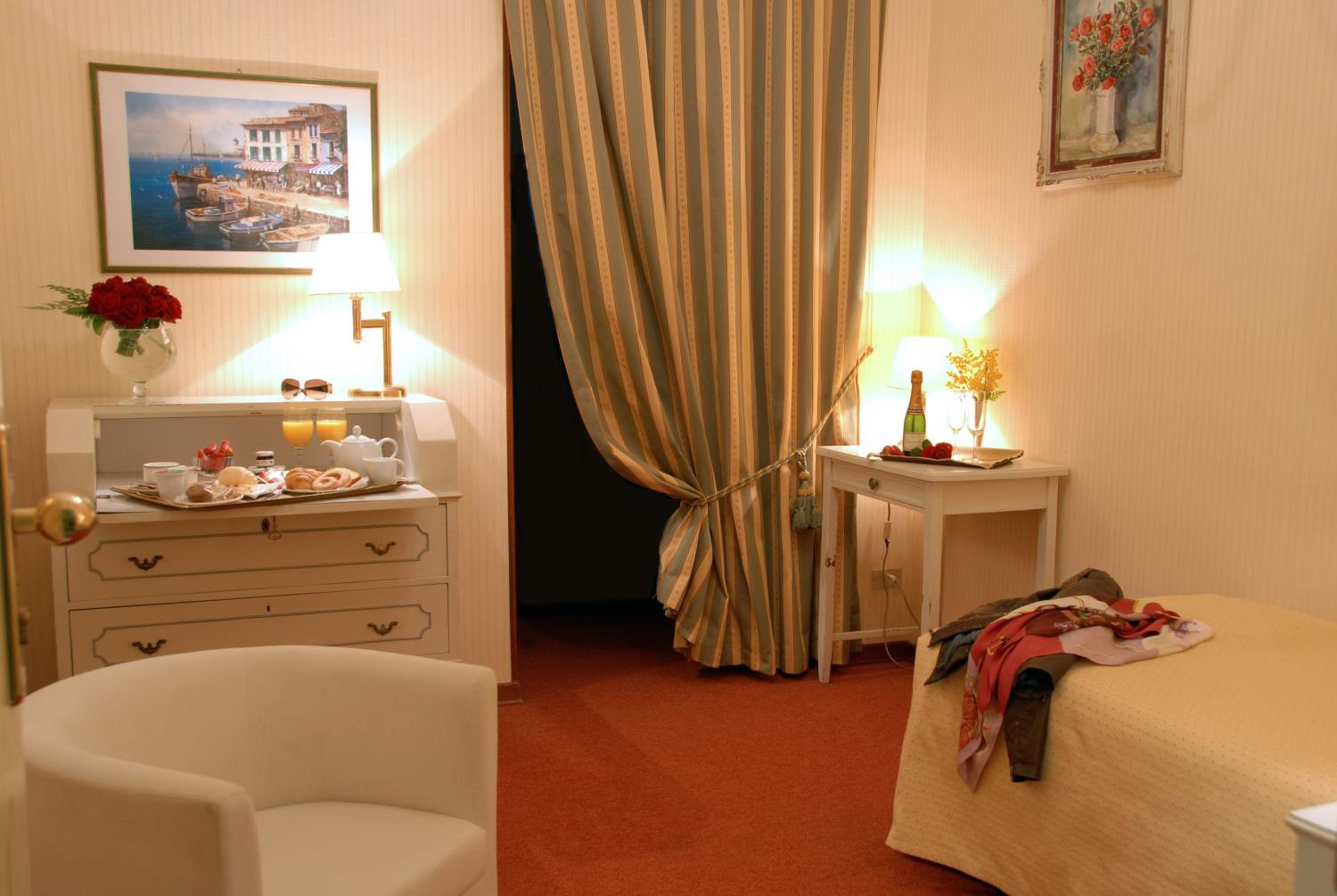 Single Room photo 3