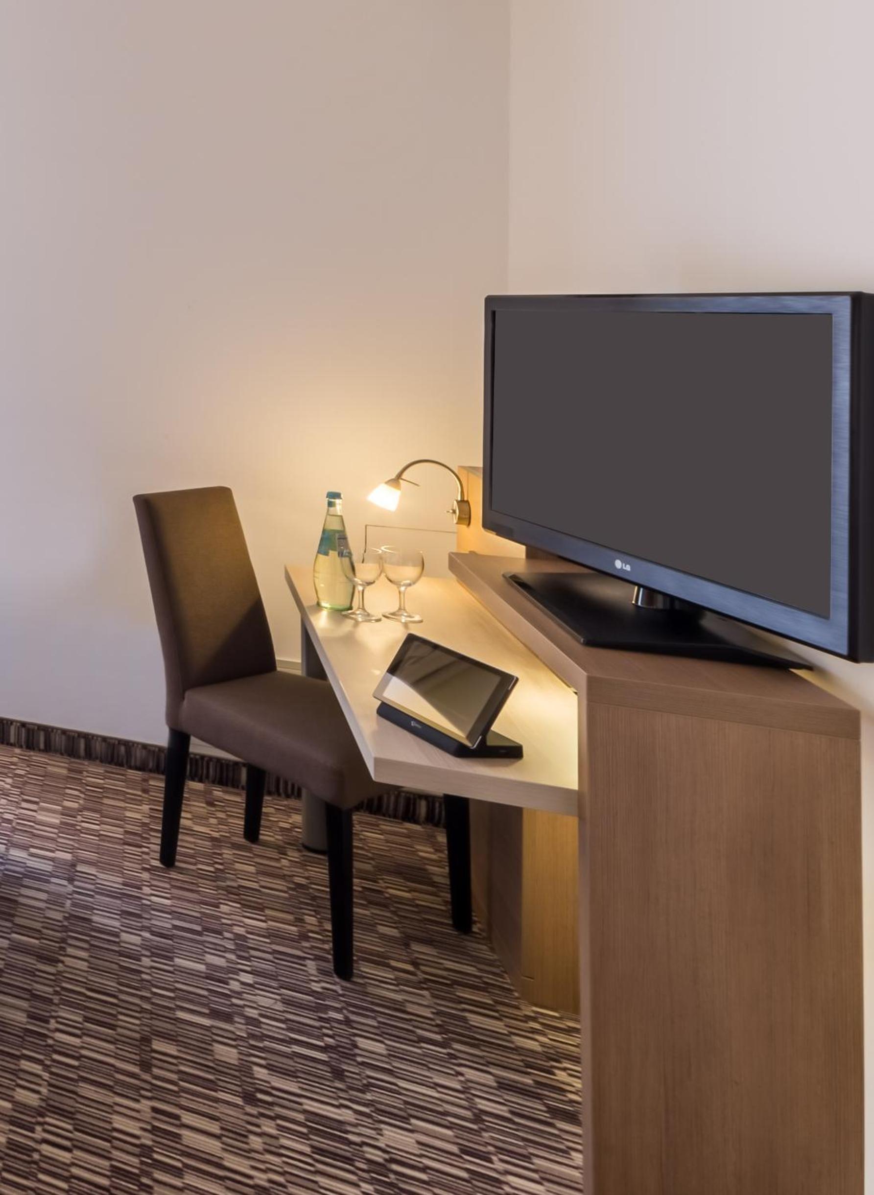 Twin Room - Photo 2
