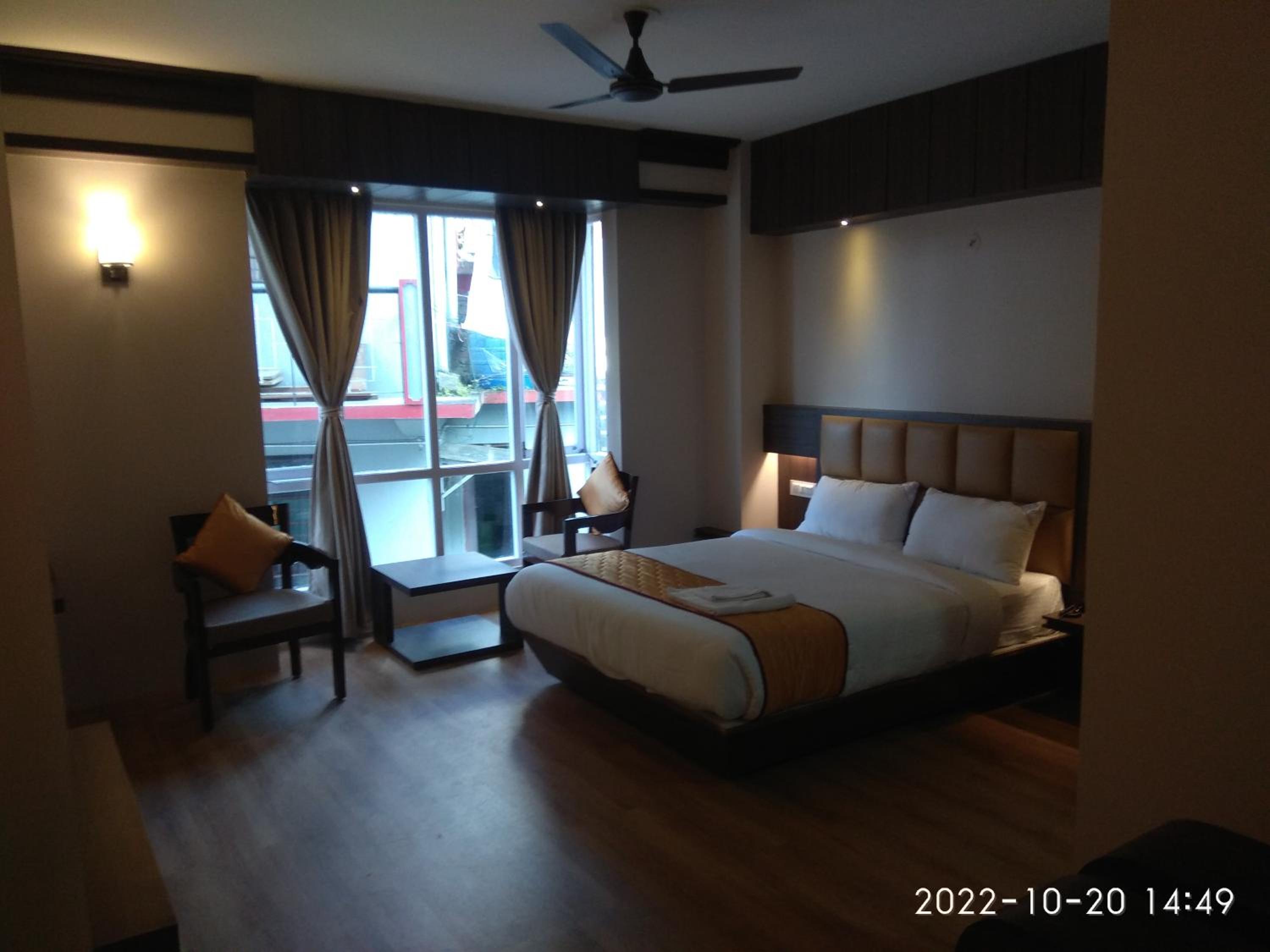 Deluxe Double Room - Photo 10