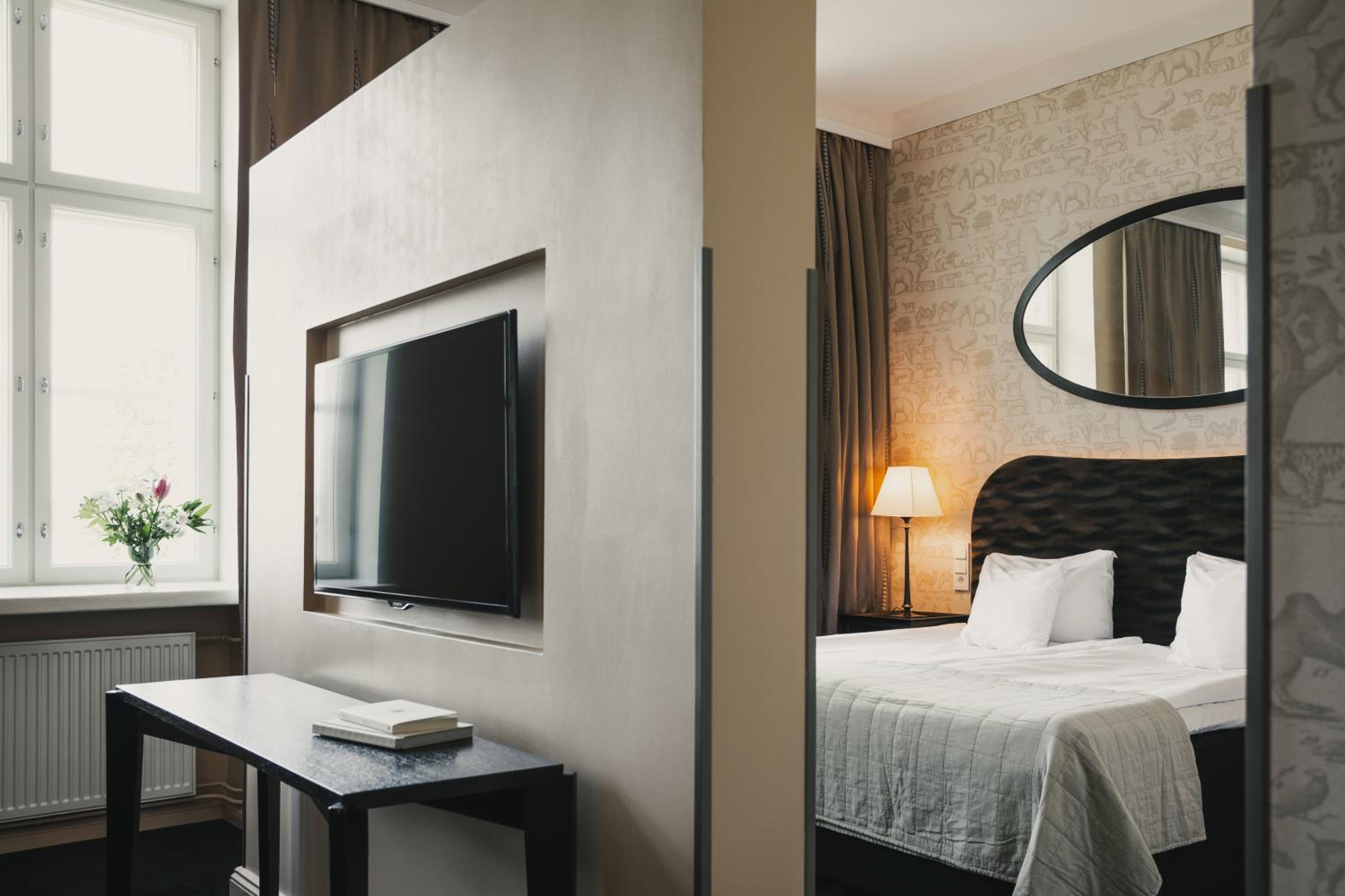 Superior King Suite - Photo 4