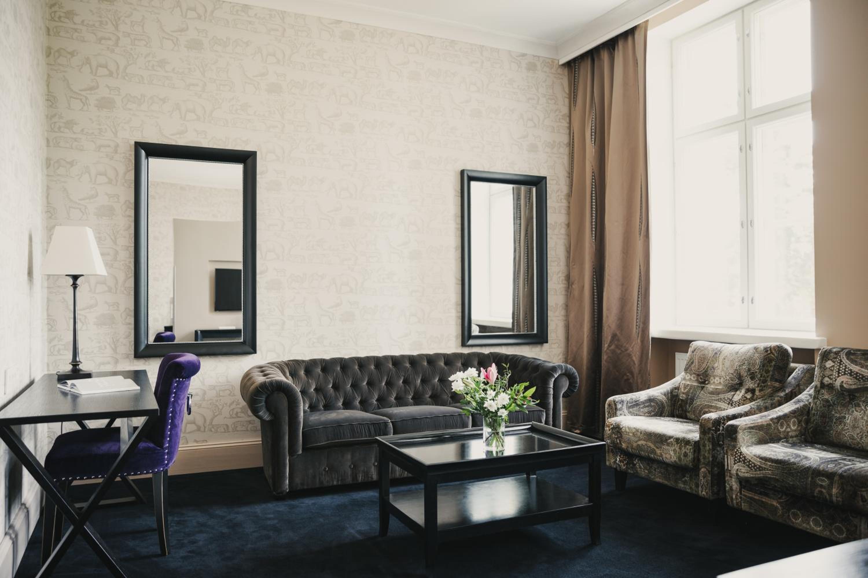 Superior King Suite - Photo 3