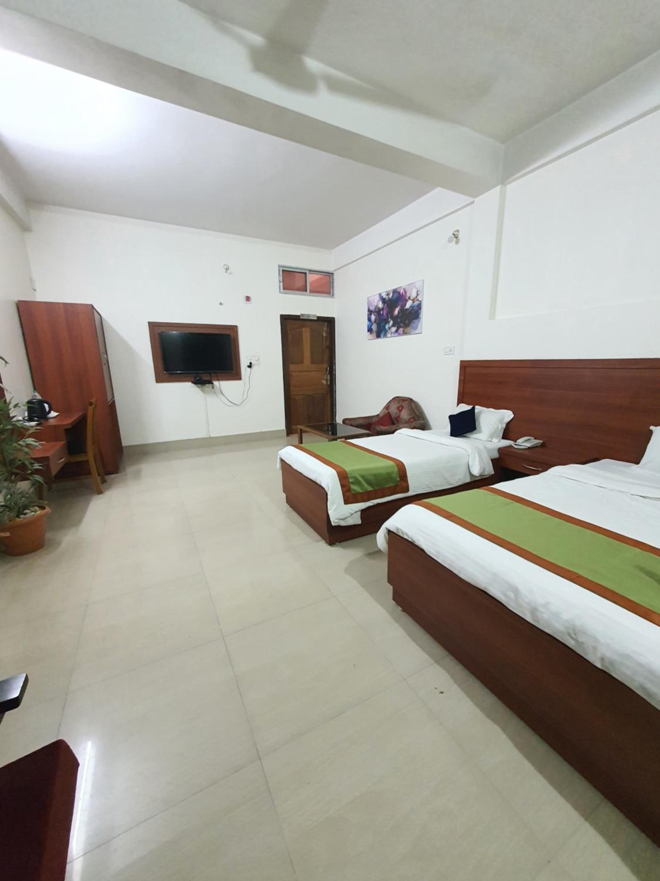 Deluxe Family Room