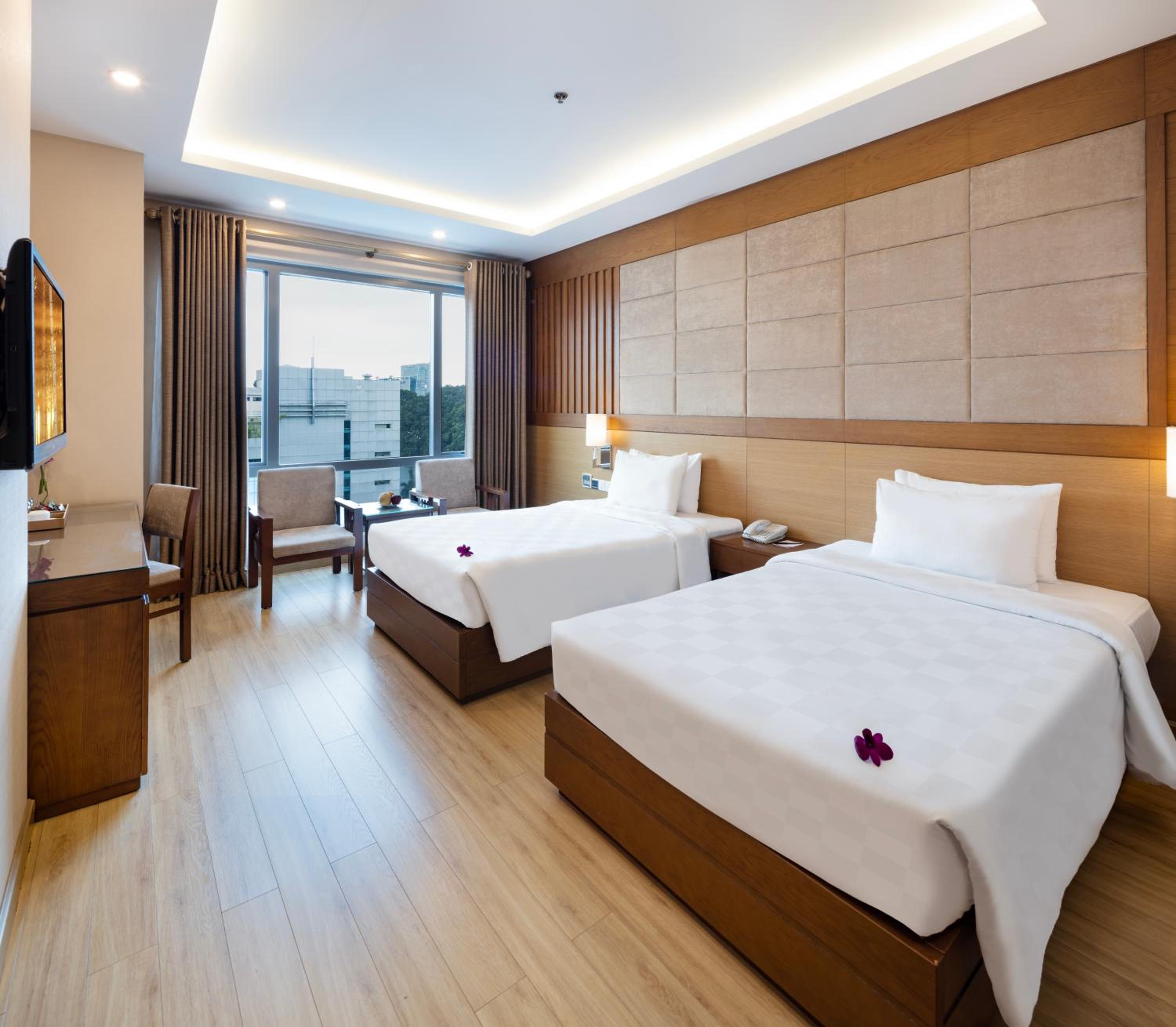 Premium Deluxe Twin Room with Window + Free Mini-bar