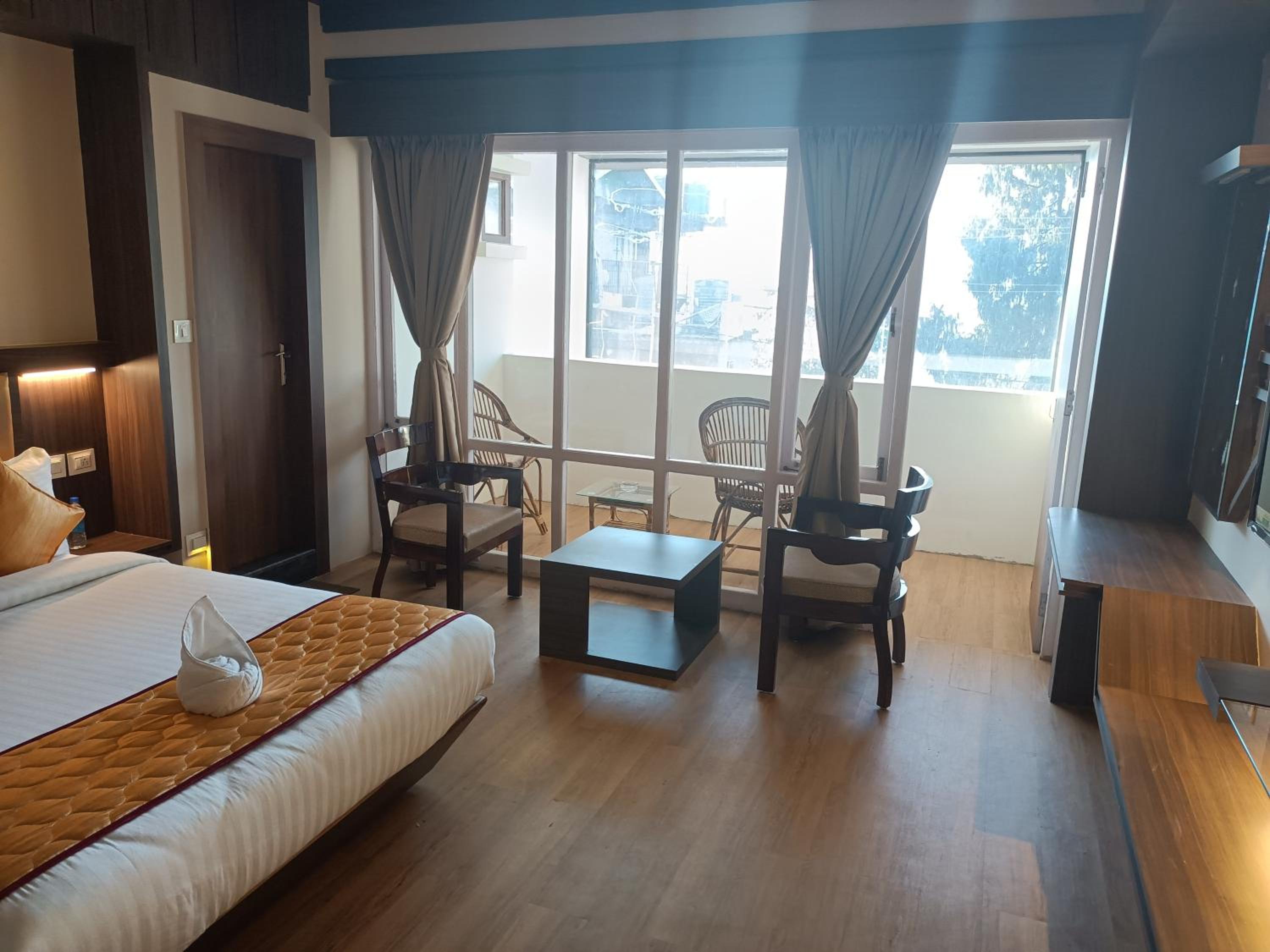 Premium Mountain view Room - Photo 11