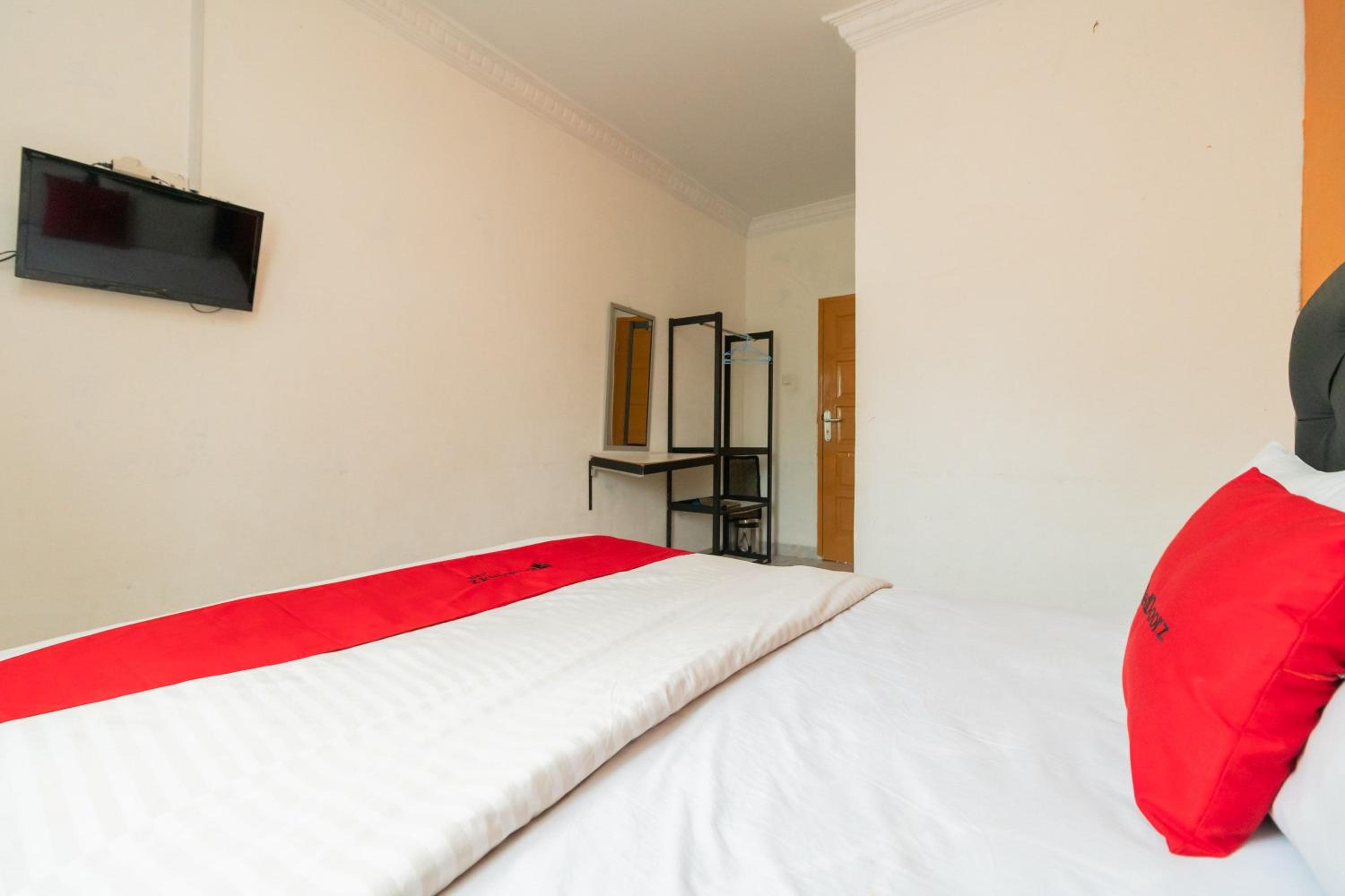 Economy Double Room photo 3