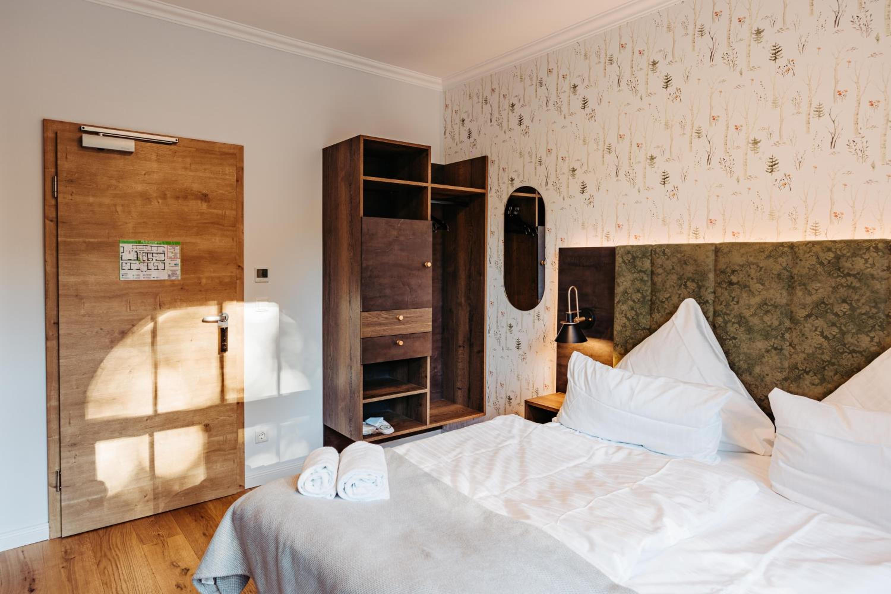 Queen Room - Photo 2