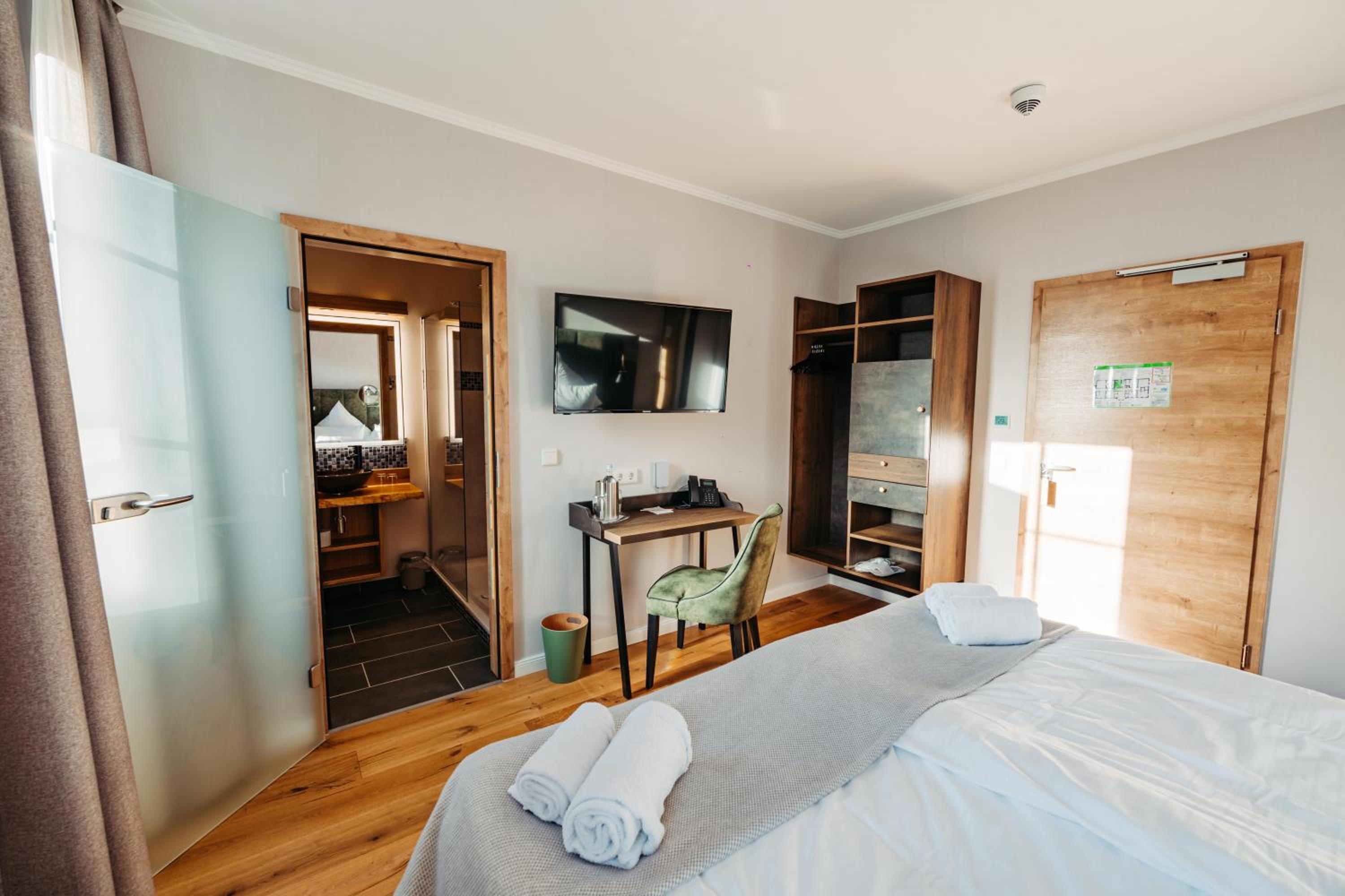 Standard King Room - Photo 2