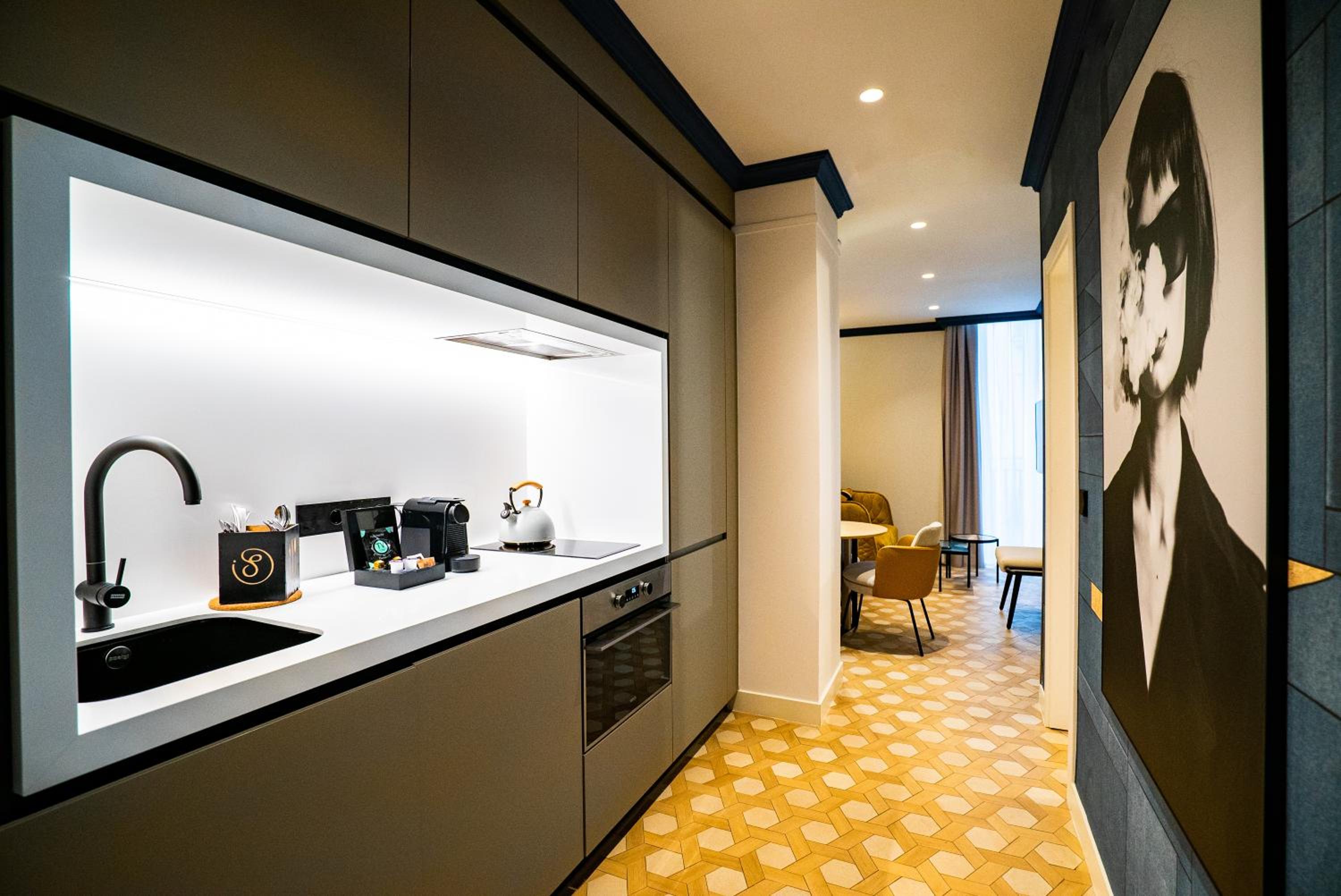 One-Bedroom Apartment - Photo 5