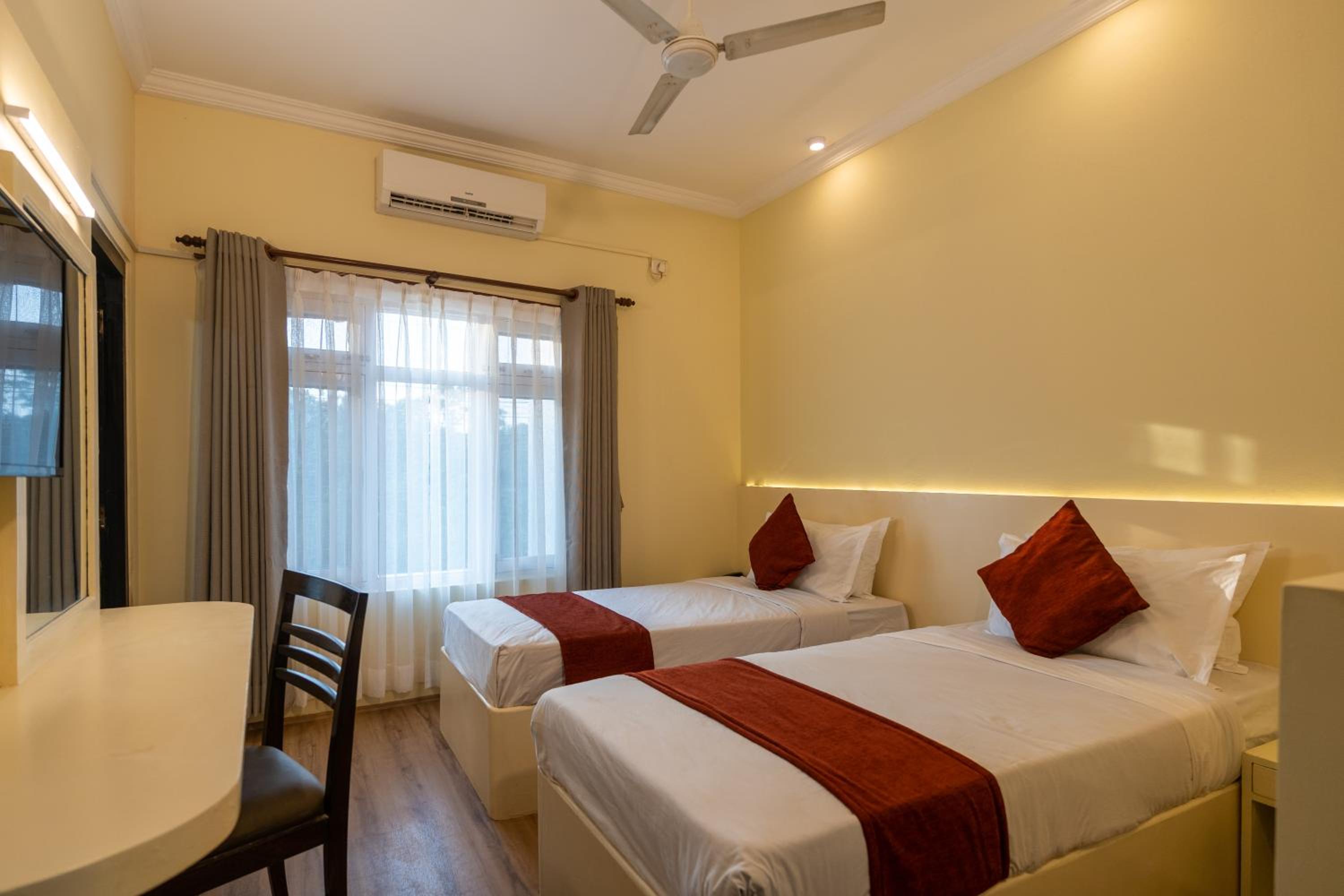 Standard Twin Room photo 3