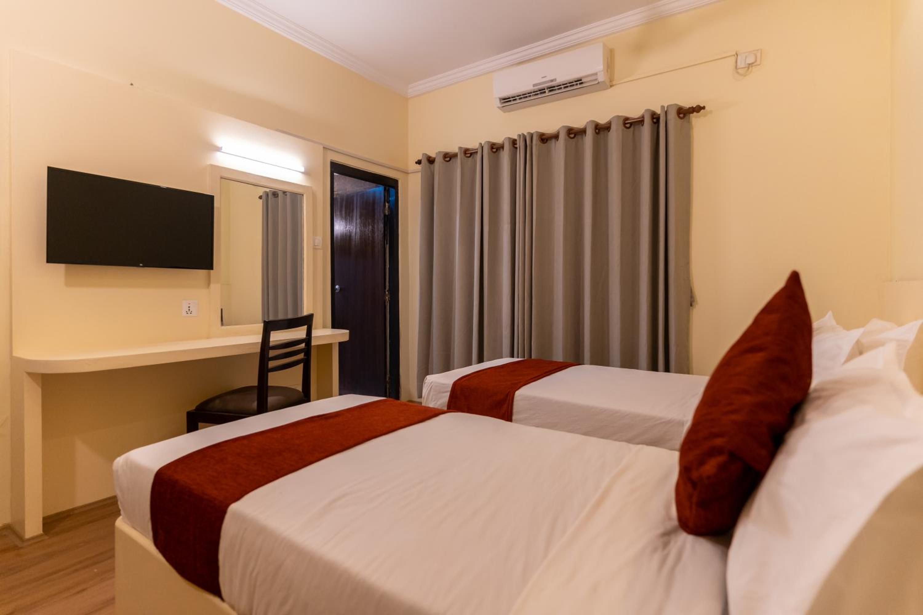 Standard Twin Room photo 2