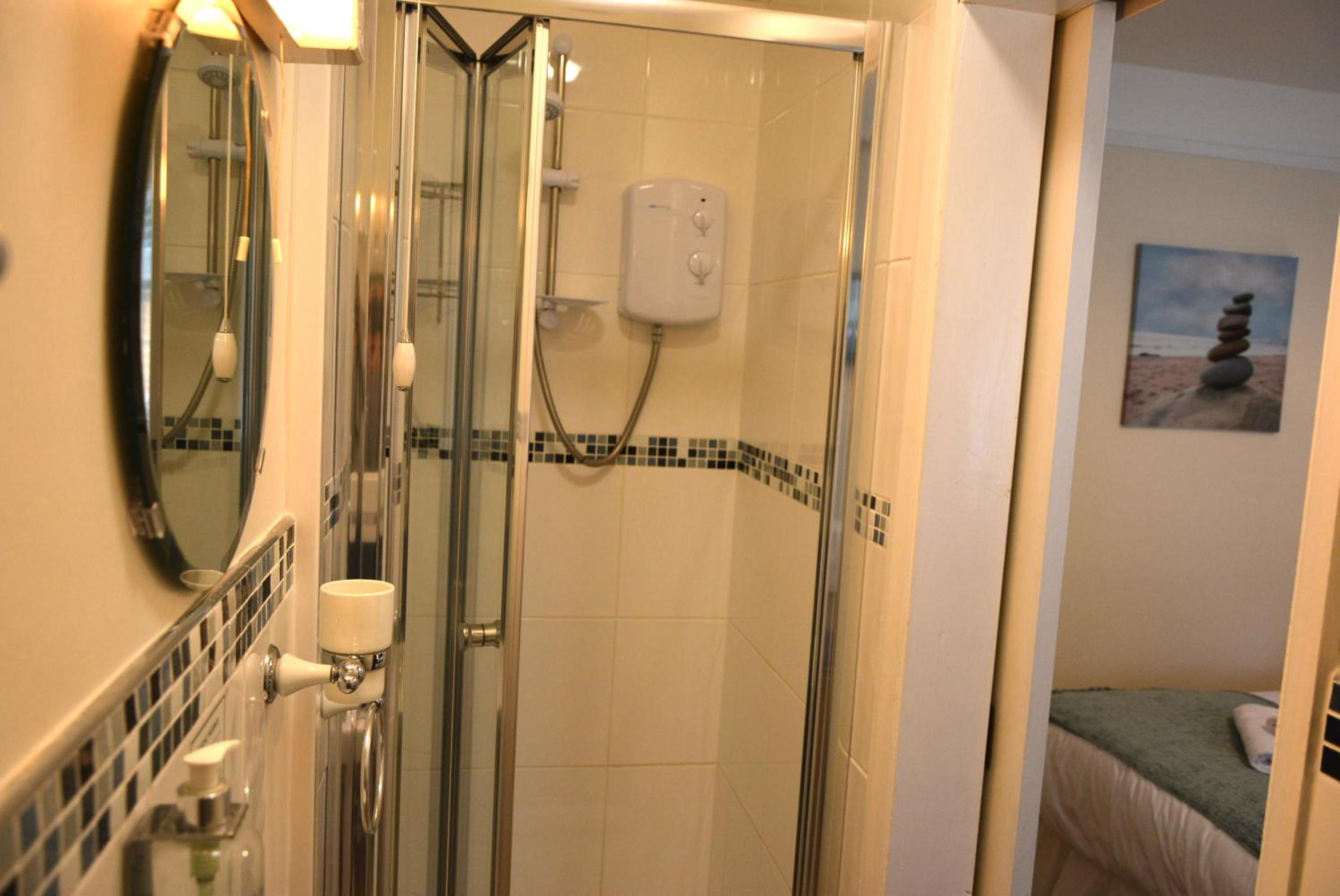 Double En-suite  - Photo 8