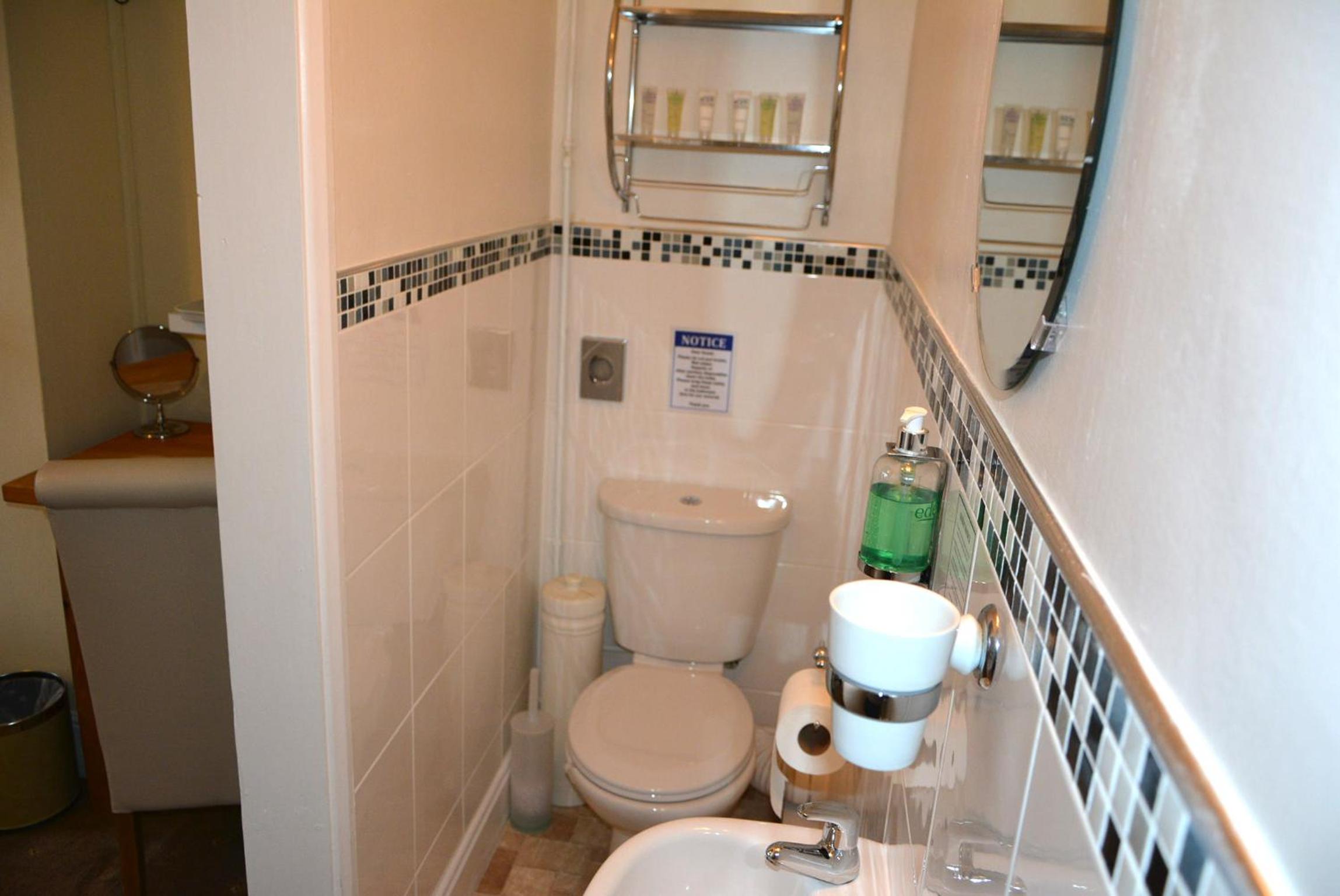 Twin En-suite - Photo 8