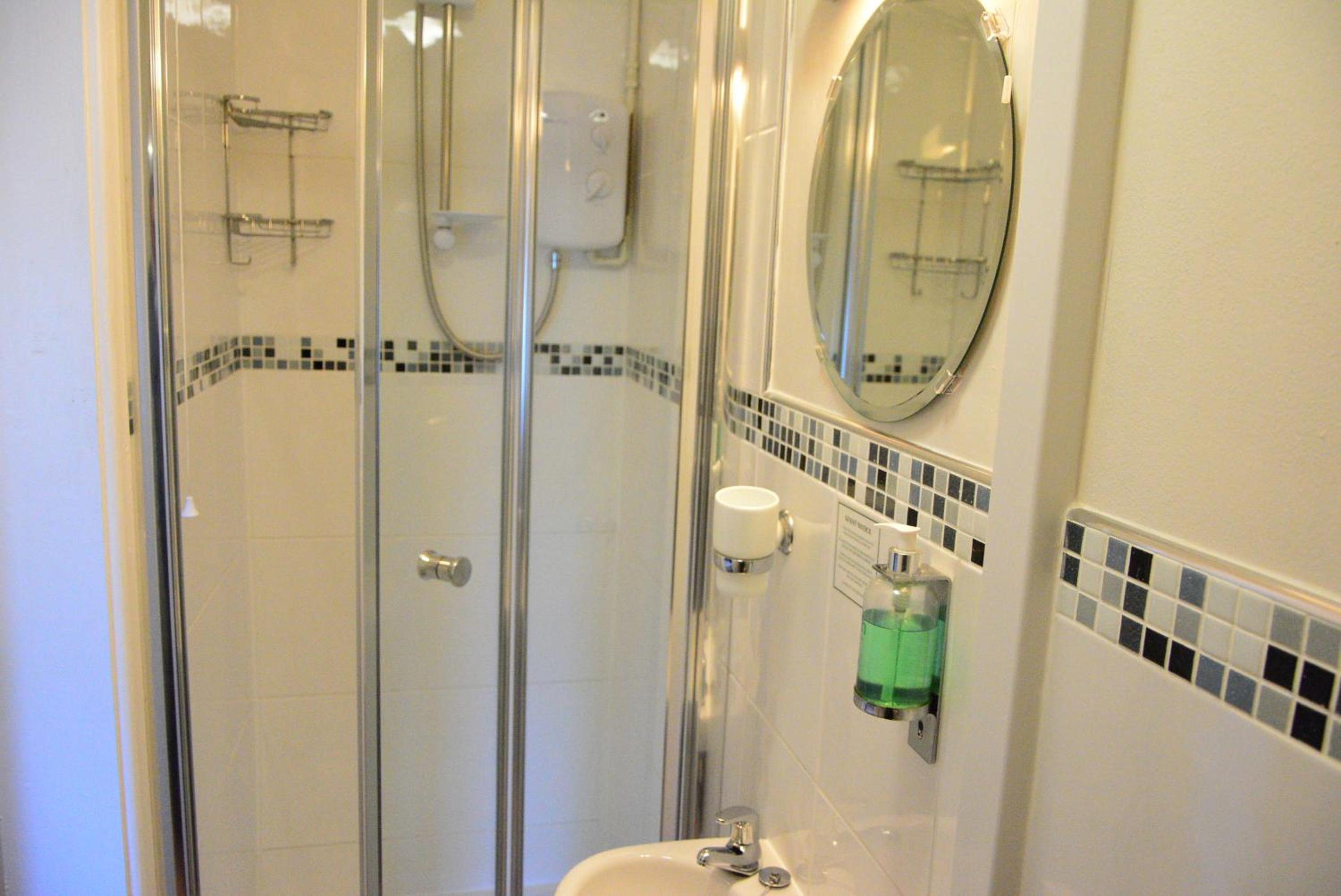 En-suite Double or Single Room - Photo 5