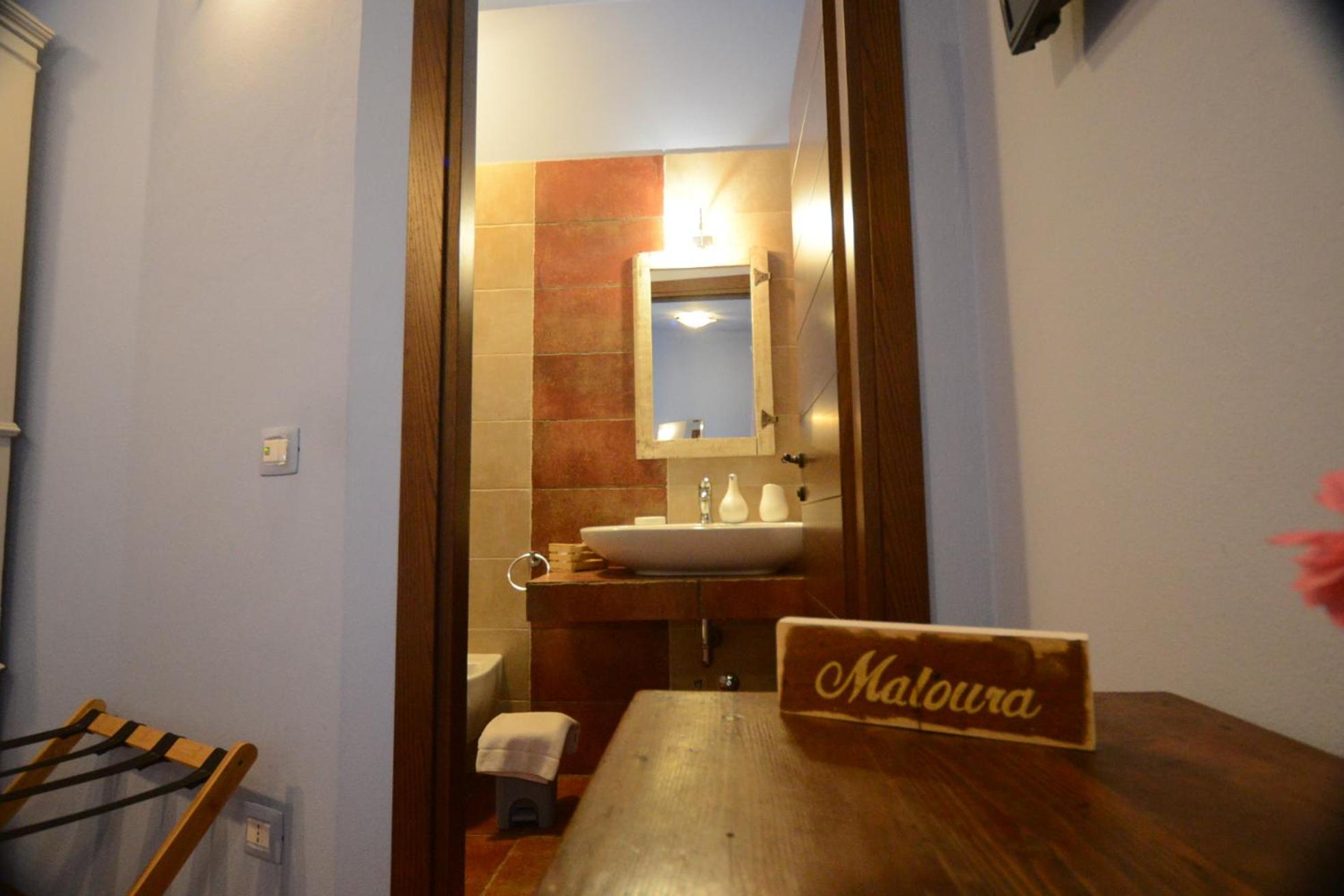 Double Room with Private Bathroom photo 2