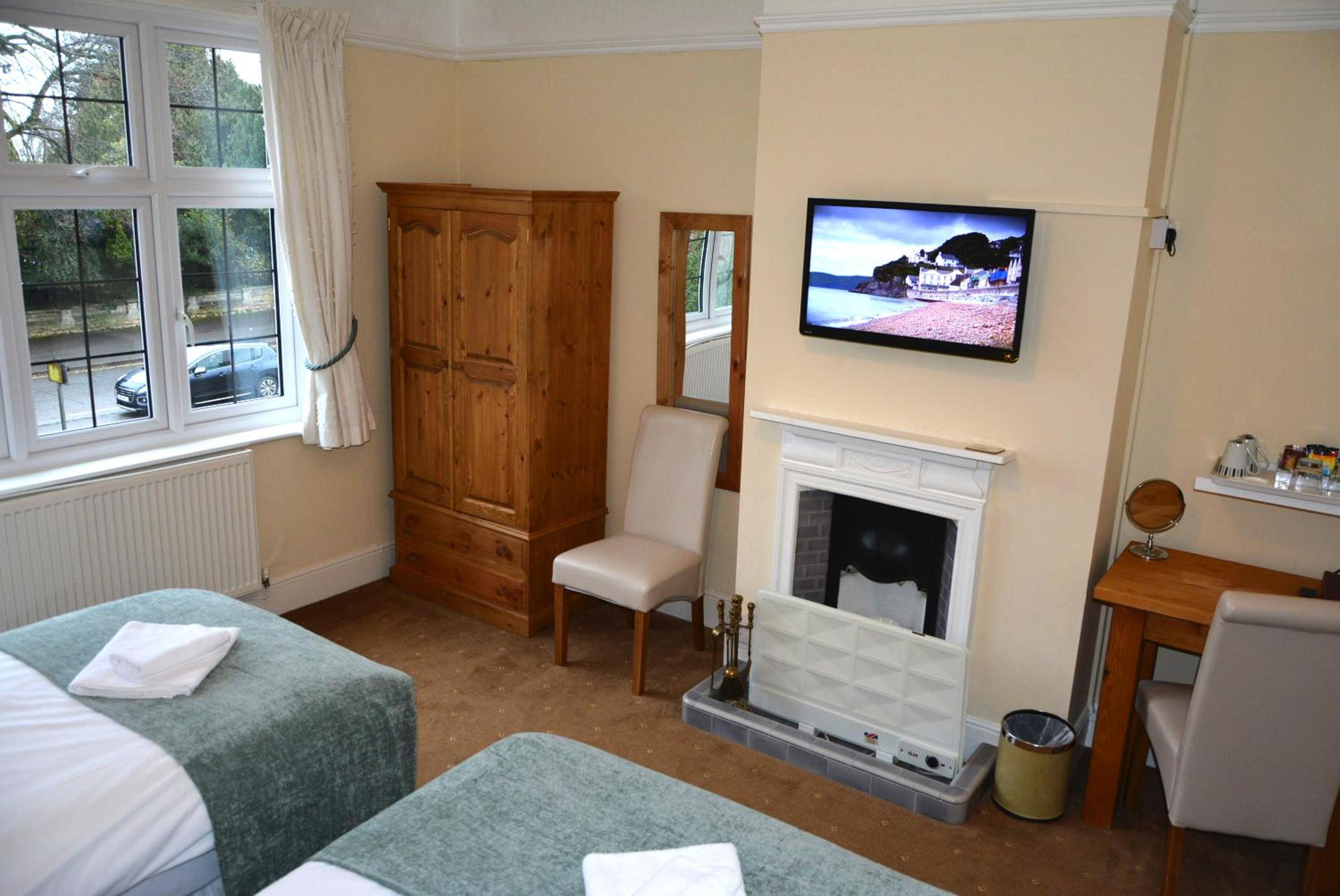 Family Room - Photo 4