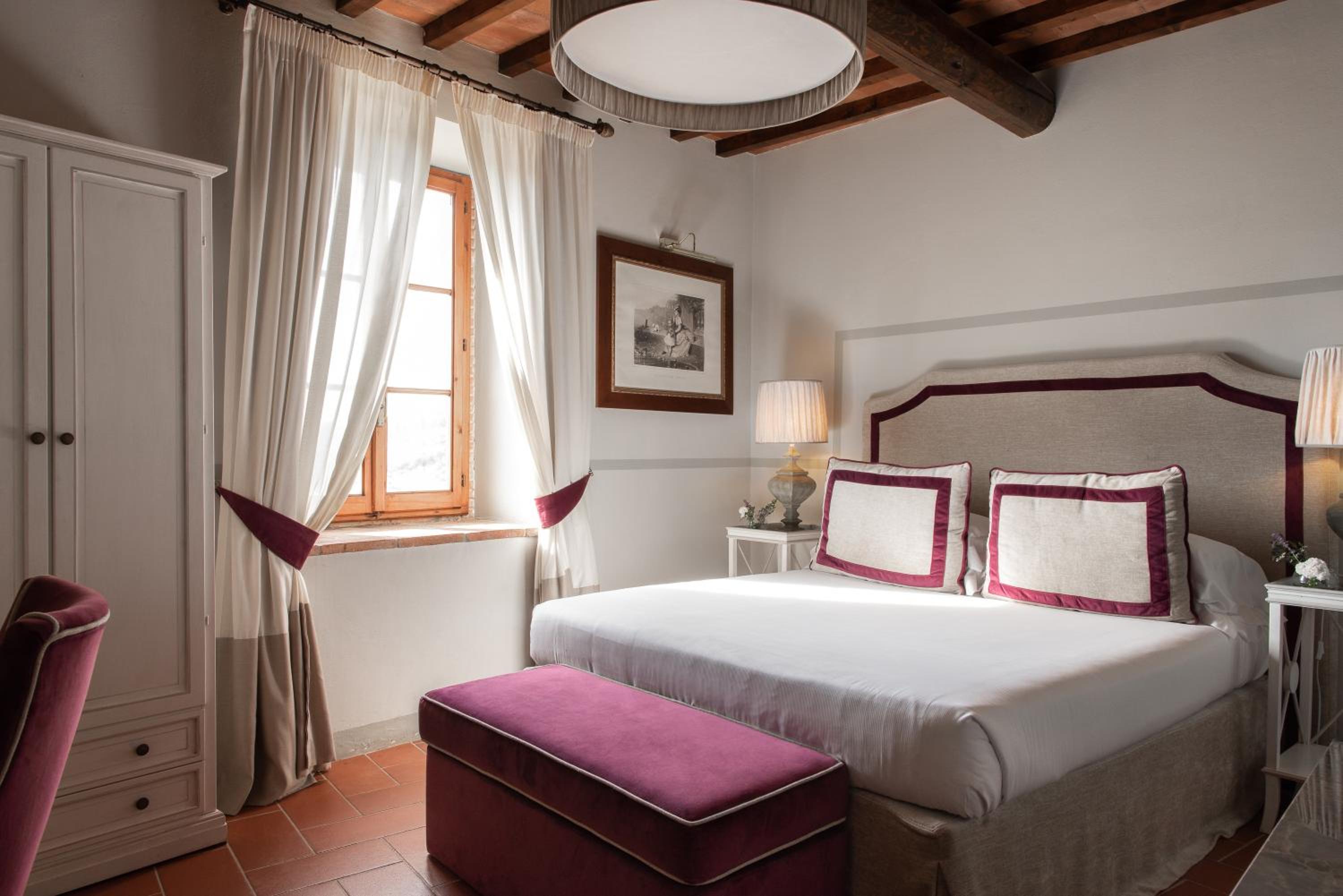 Deluxe Room - Photo 1