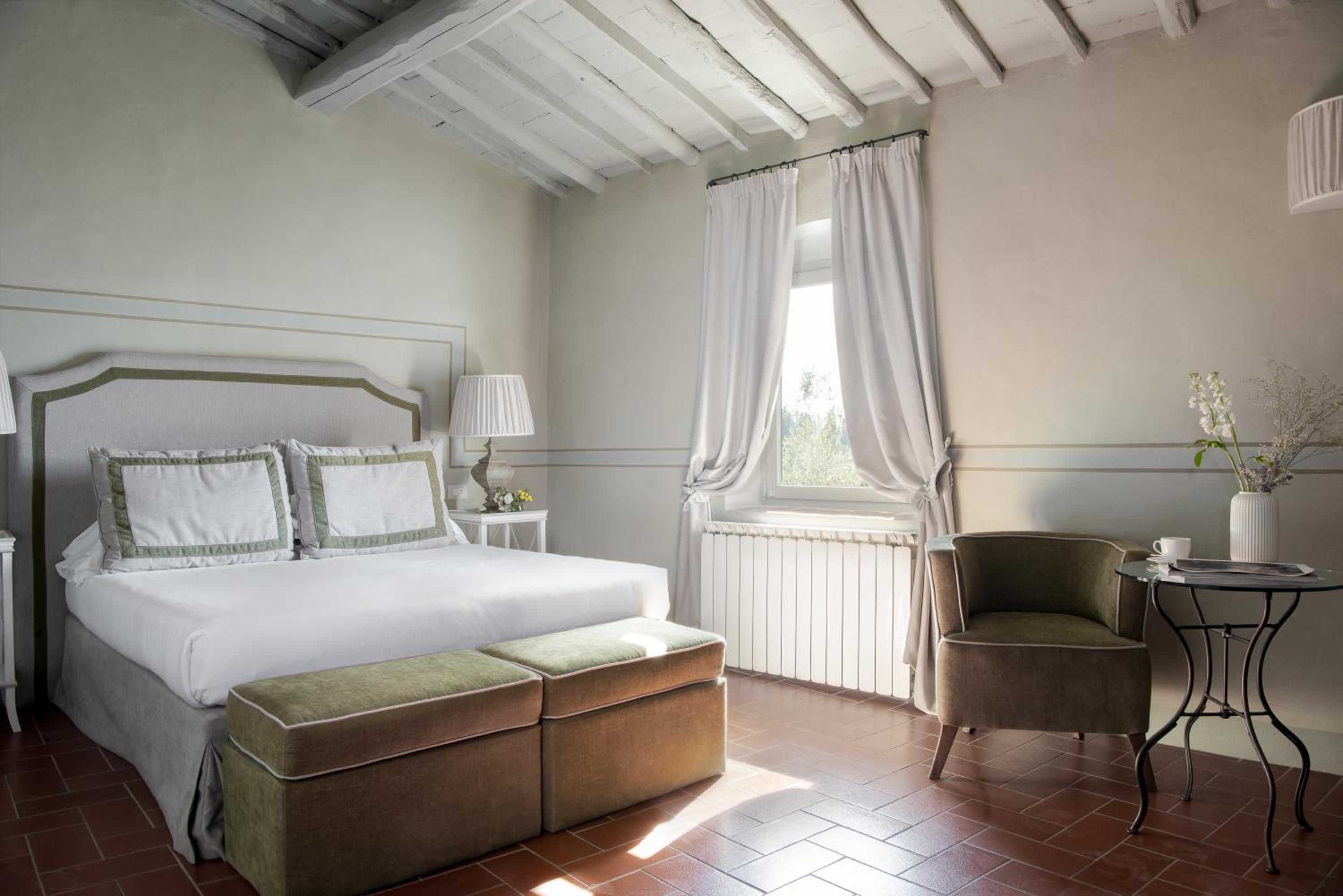 Deluxe Room - Photo 2