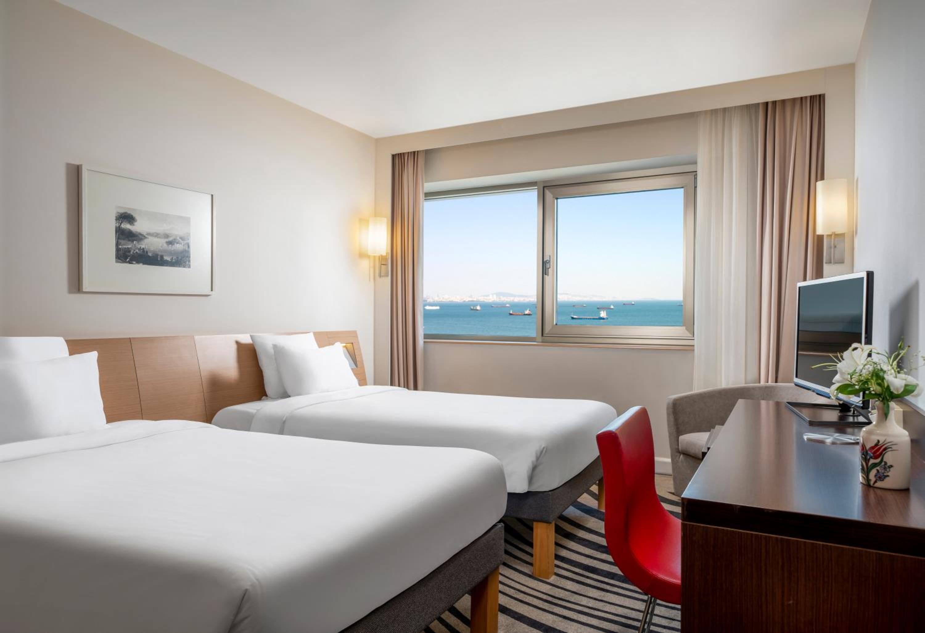 Standard Room with twin beds photo 3