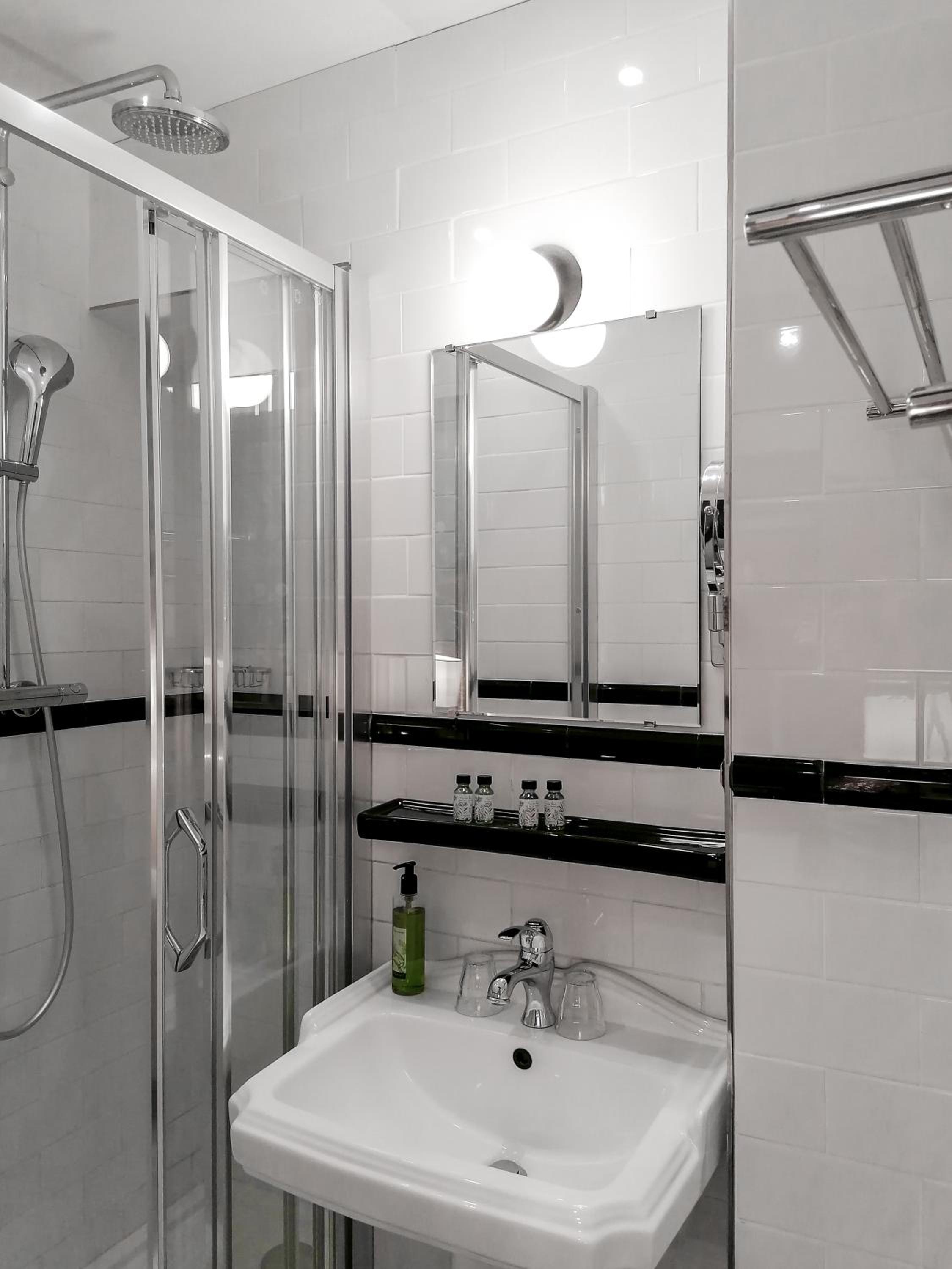 Superior Room - Photo 8