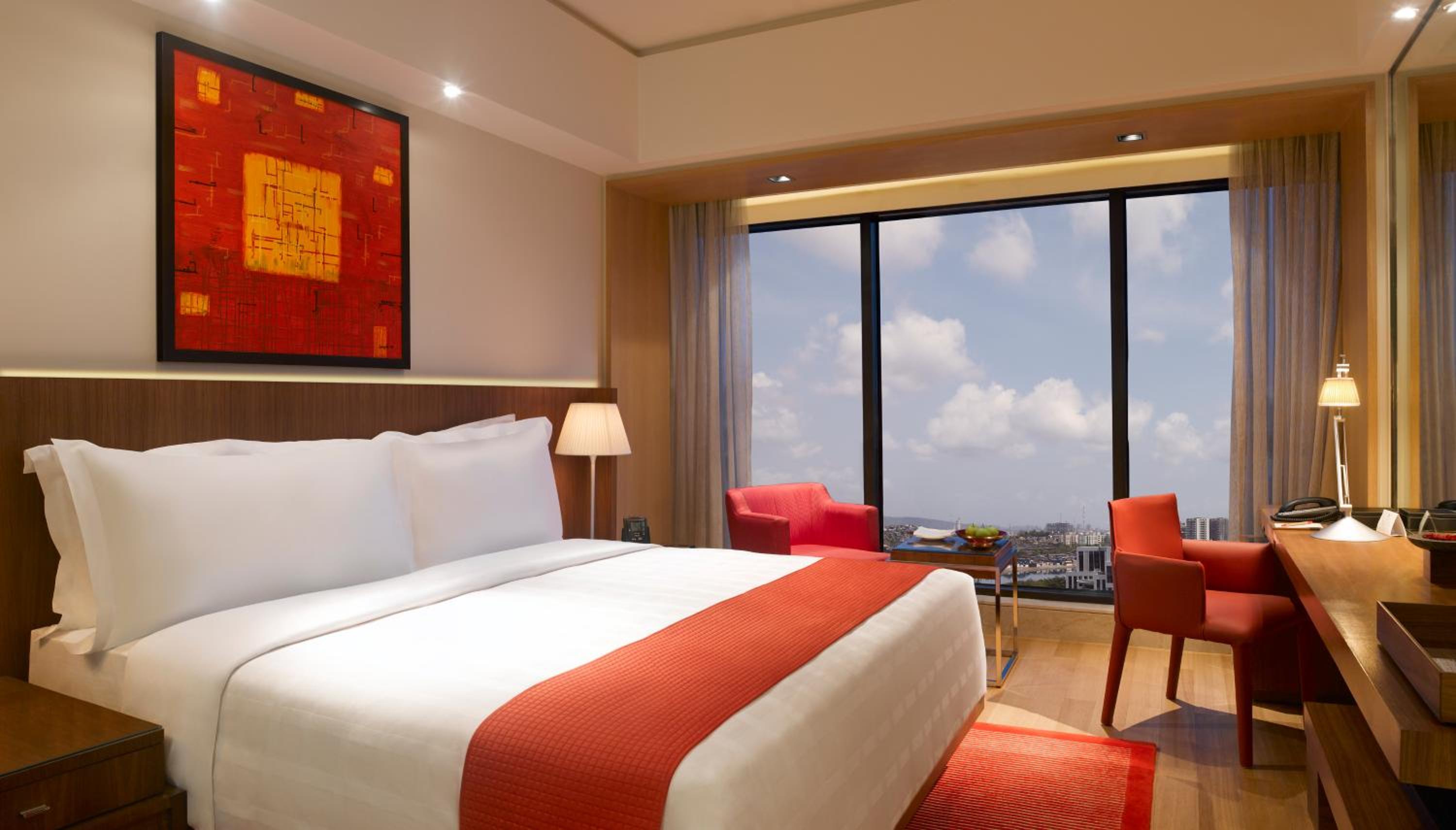 Deluxe Room (King Bed) - Photo 5