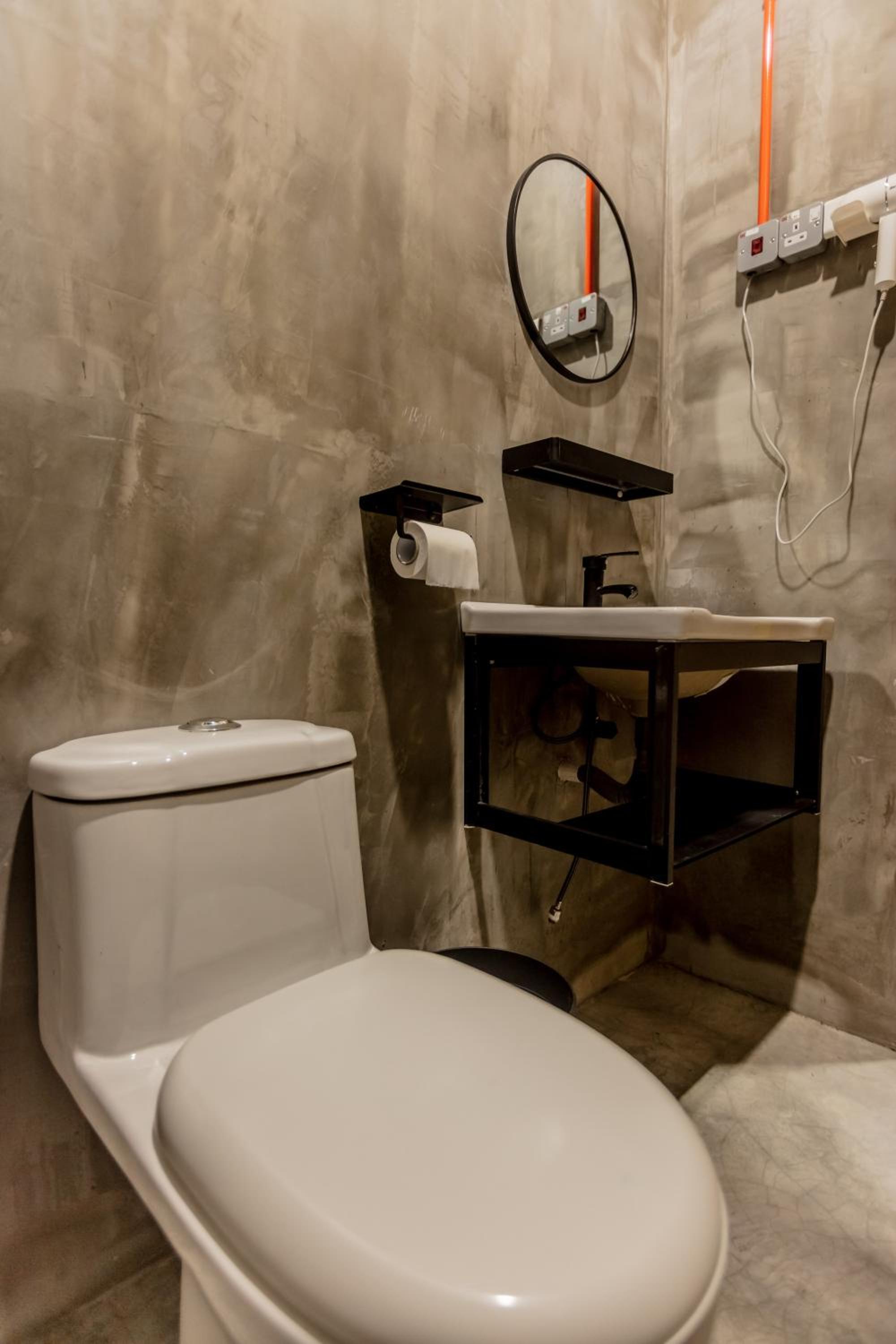 Deluxe King Room - Photo 3