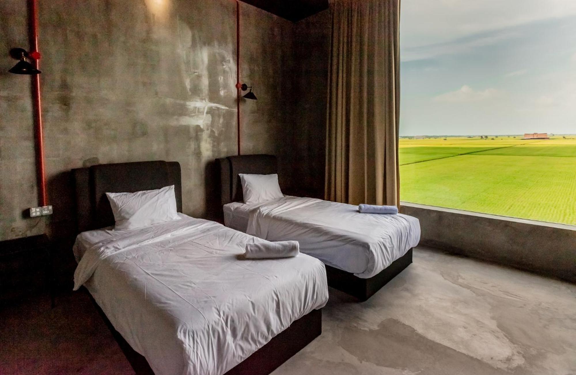 Deluxe Twin Room - Photo 2