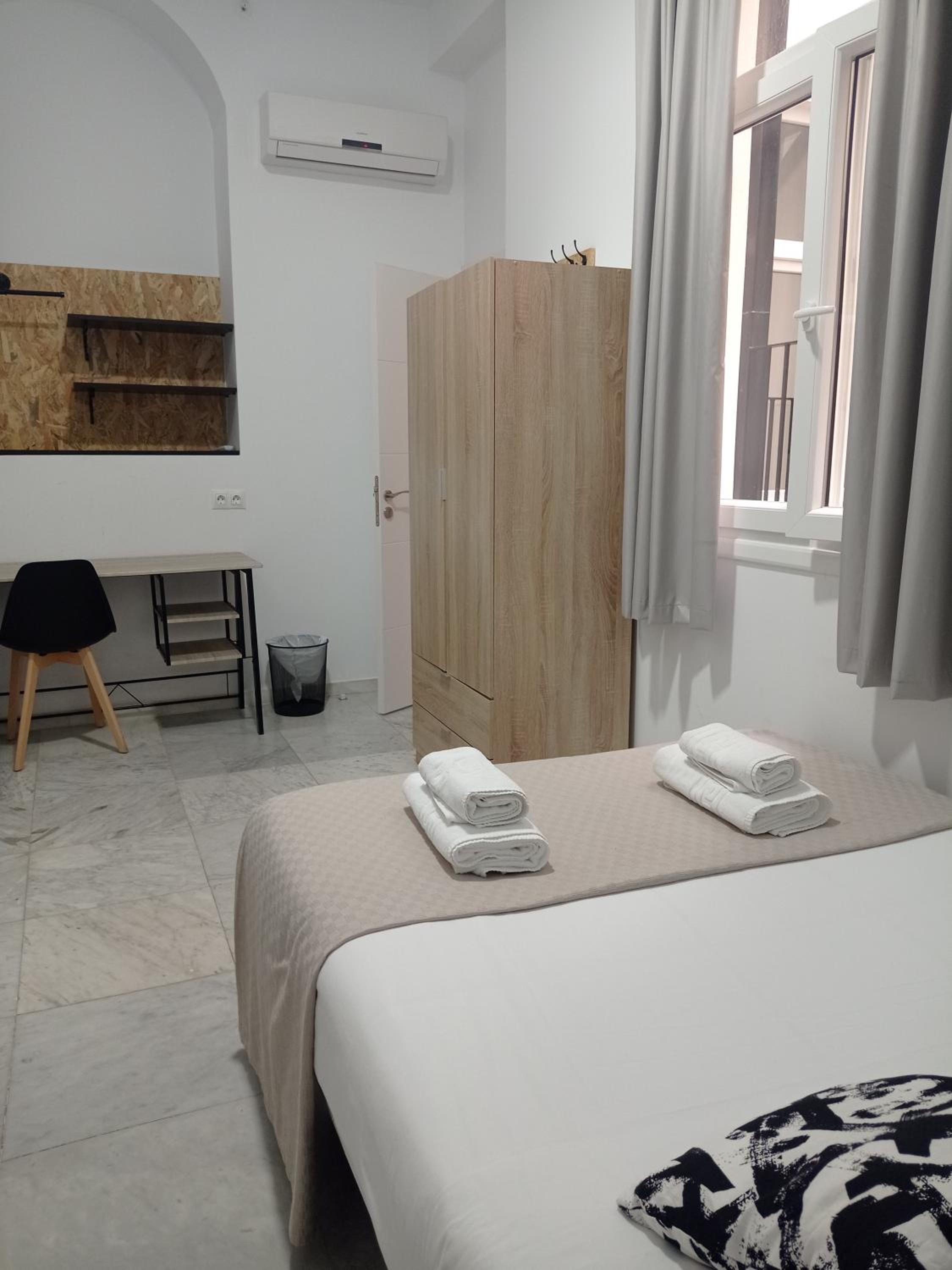 Economy Double or Twin Room - Photo 10