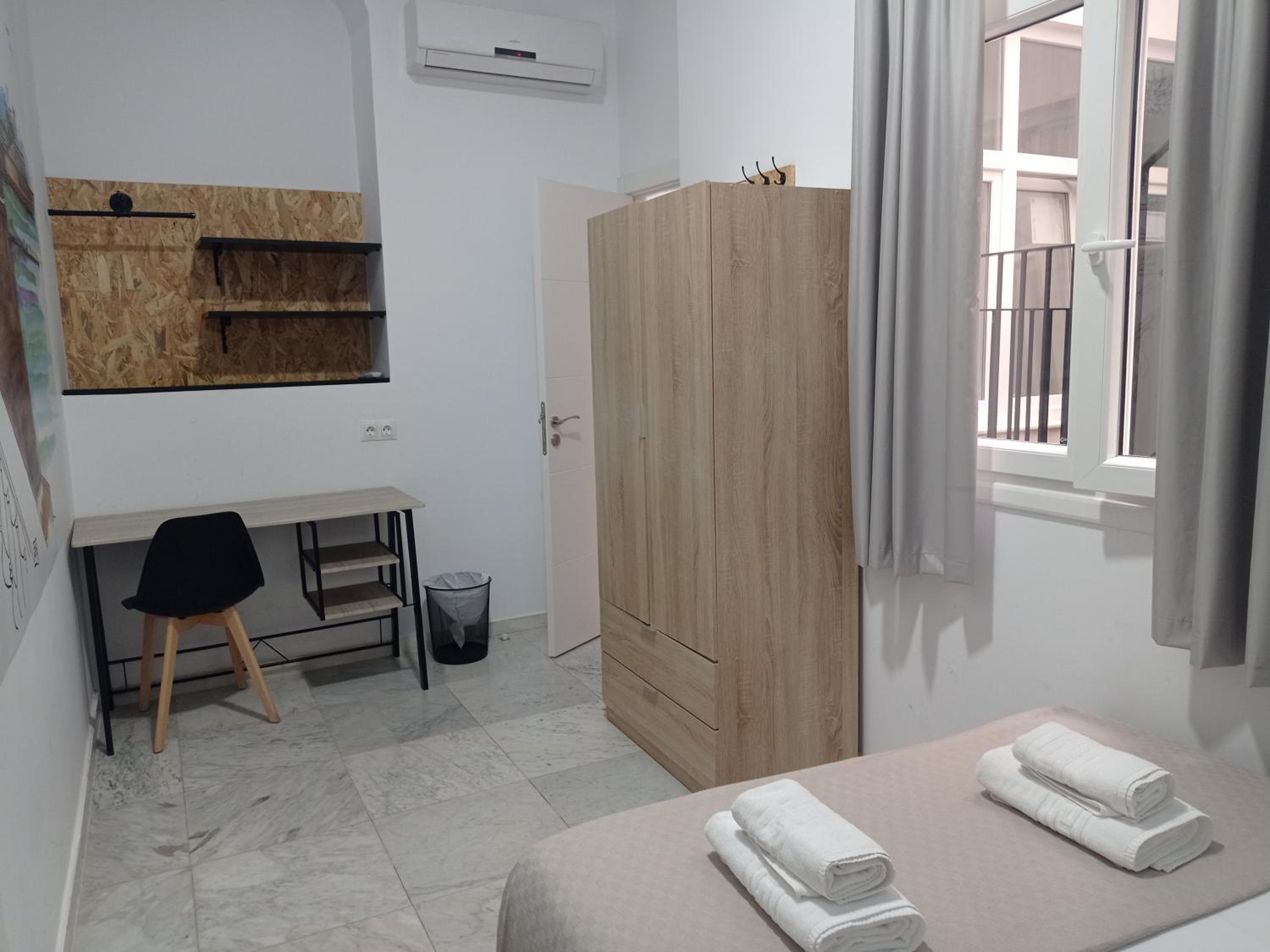 Economy Double or Twin Room - Photo 9