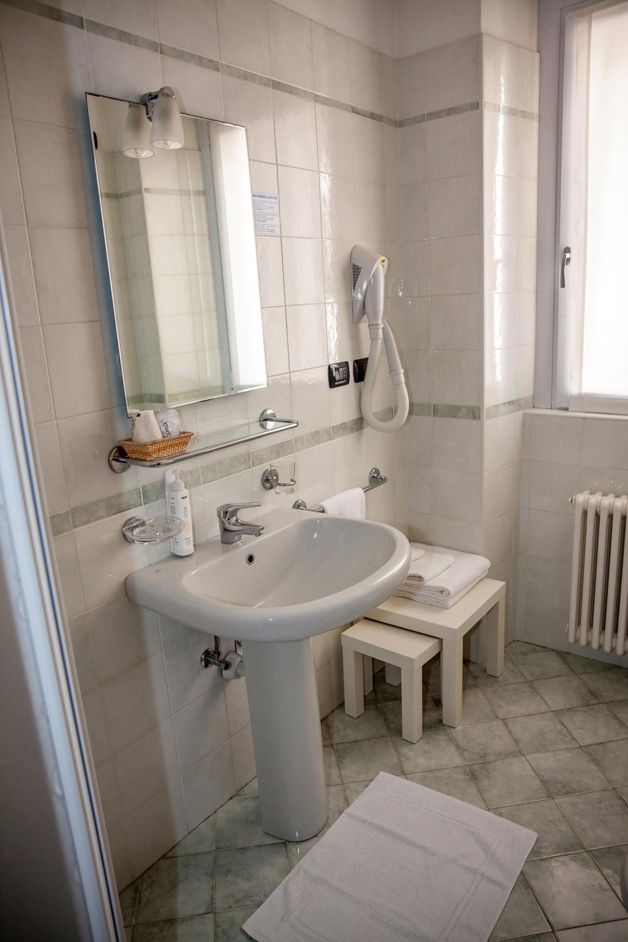 Double or Twin Room - Annex - Photo 3
