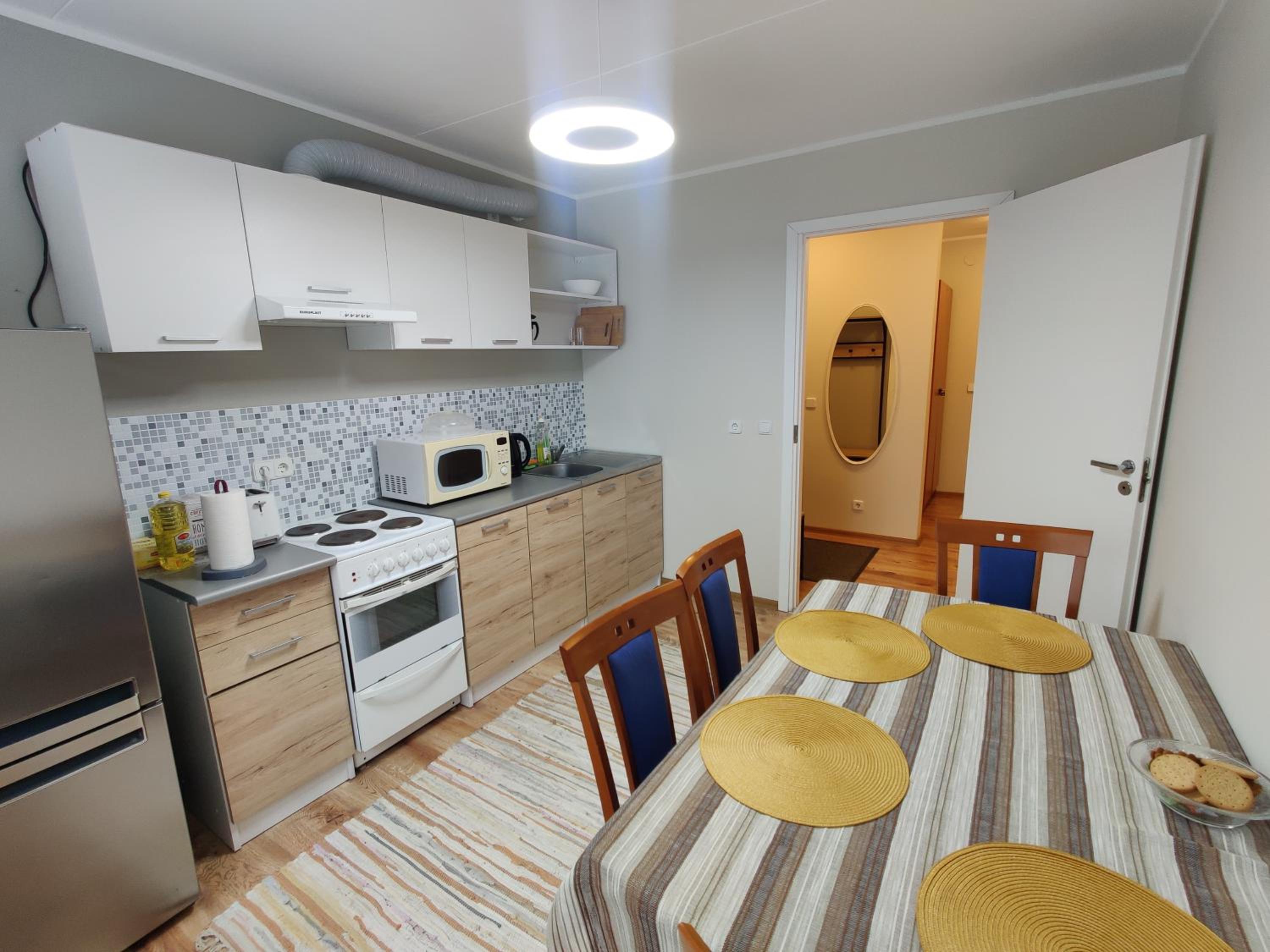 One-Bedroom Apartment - Photo 2