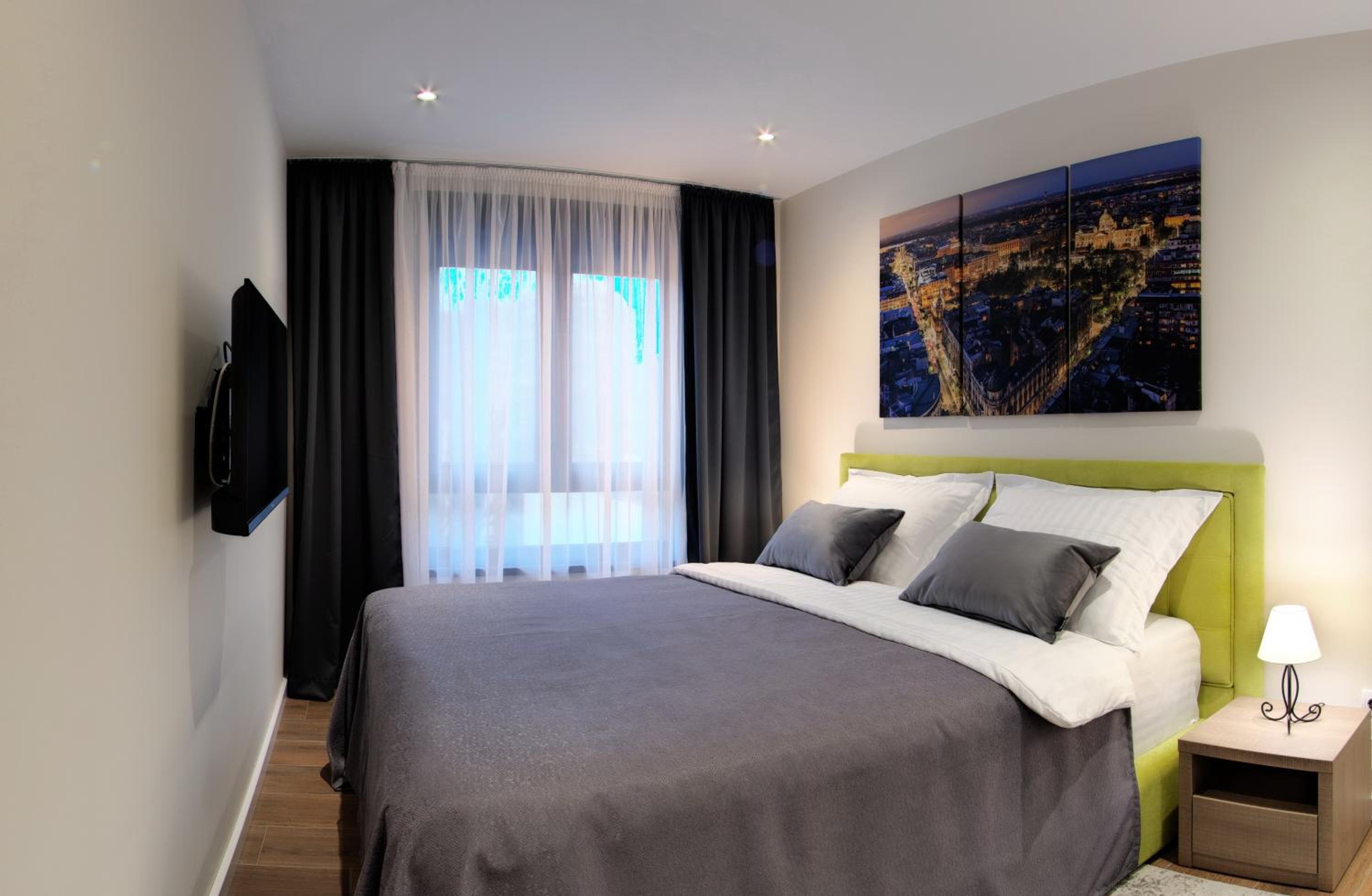 Deluxe Suite - Photo 1