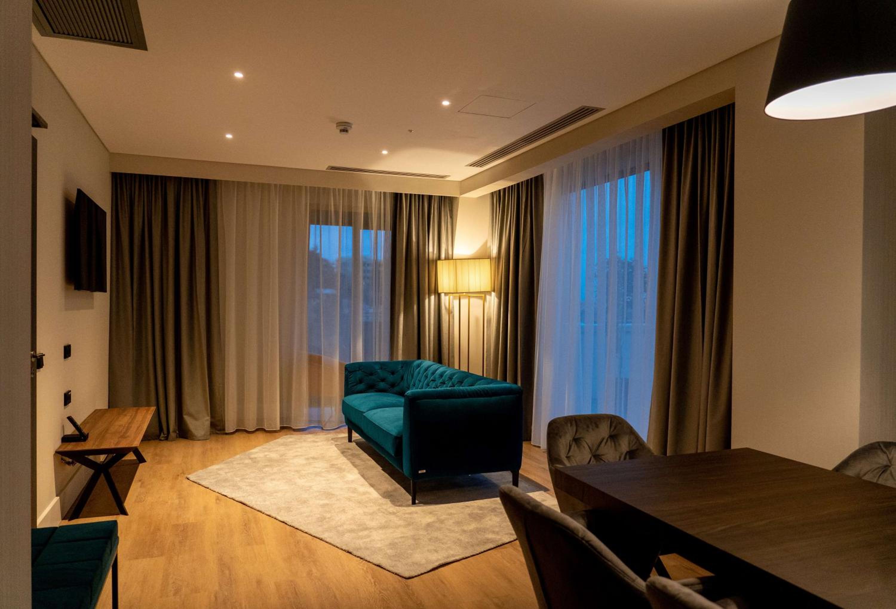 Suite - Photo 2