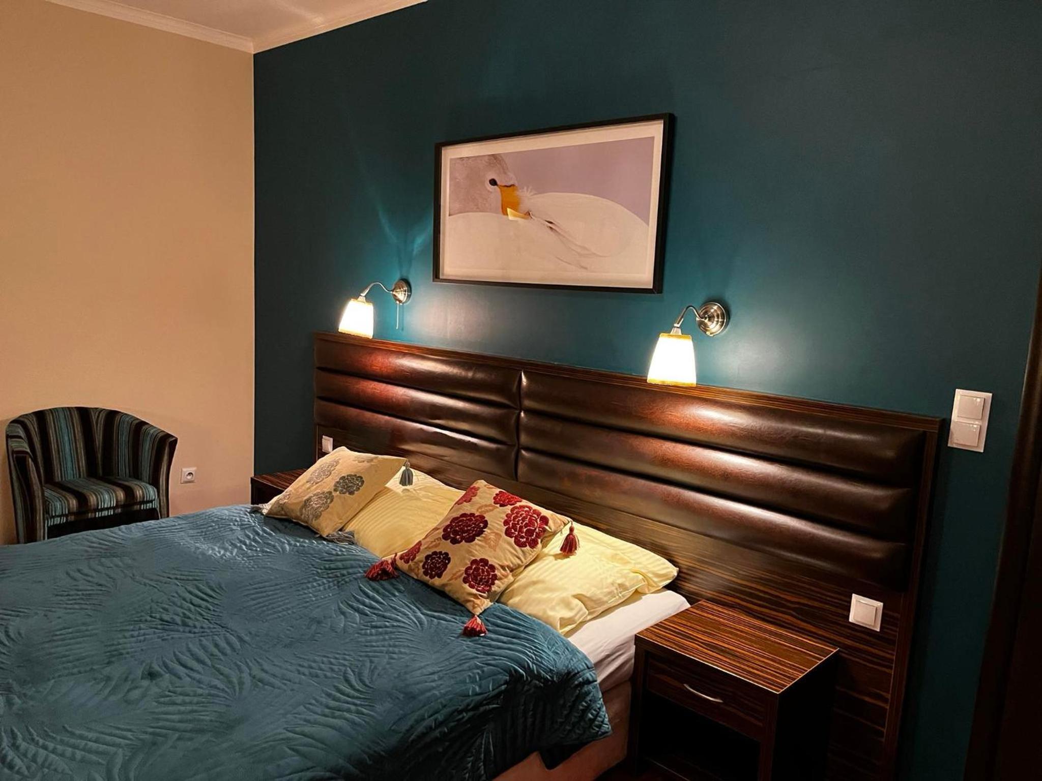 Double or Twin Room - Photo 9