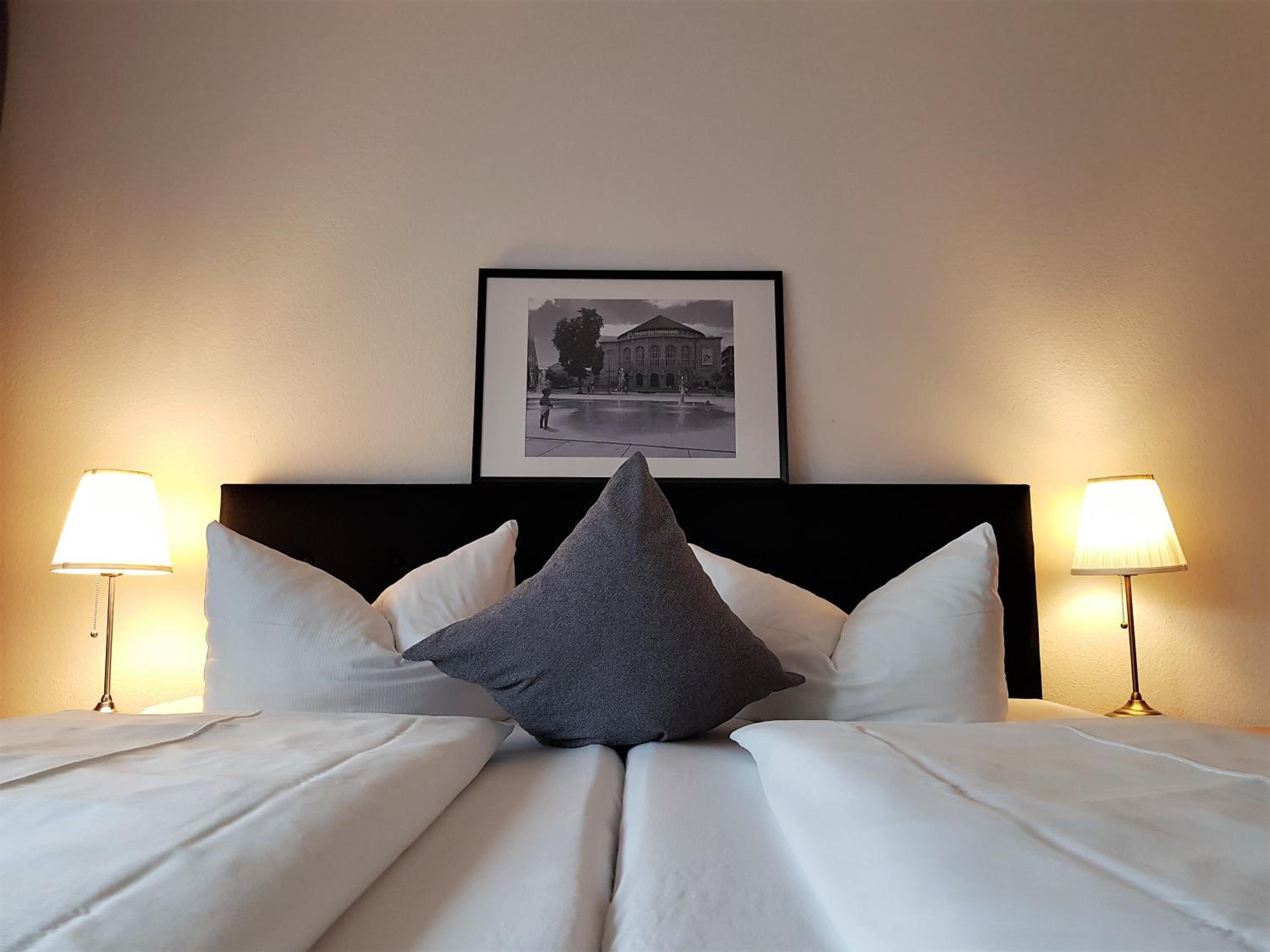 Double Room with Extra Bed and Balcony - Photo 4