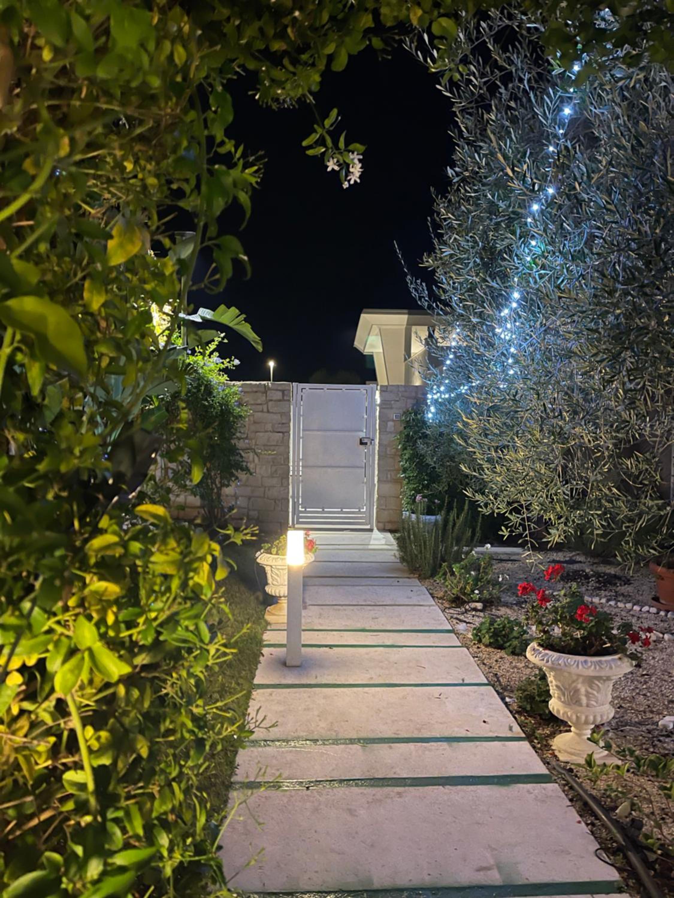 Villa with Garden View - Photo 43