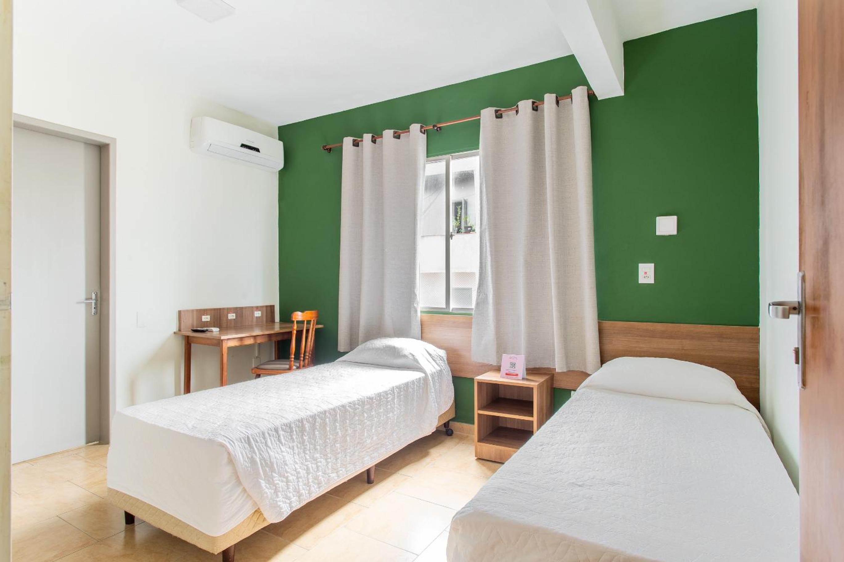 Standard Twin Room photo 2